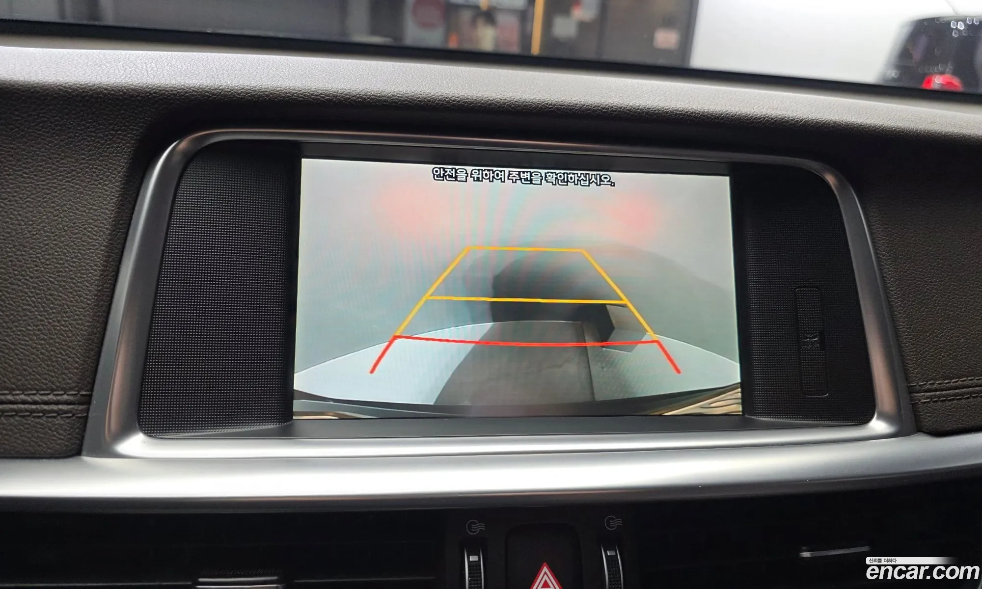 Kia K5 2018 KNAGU411BKA272412 — 3