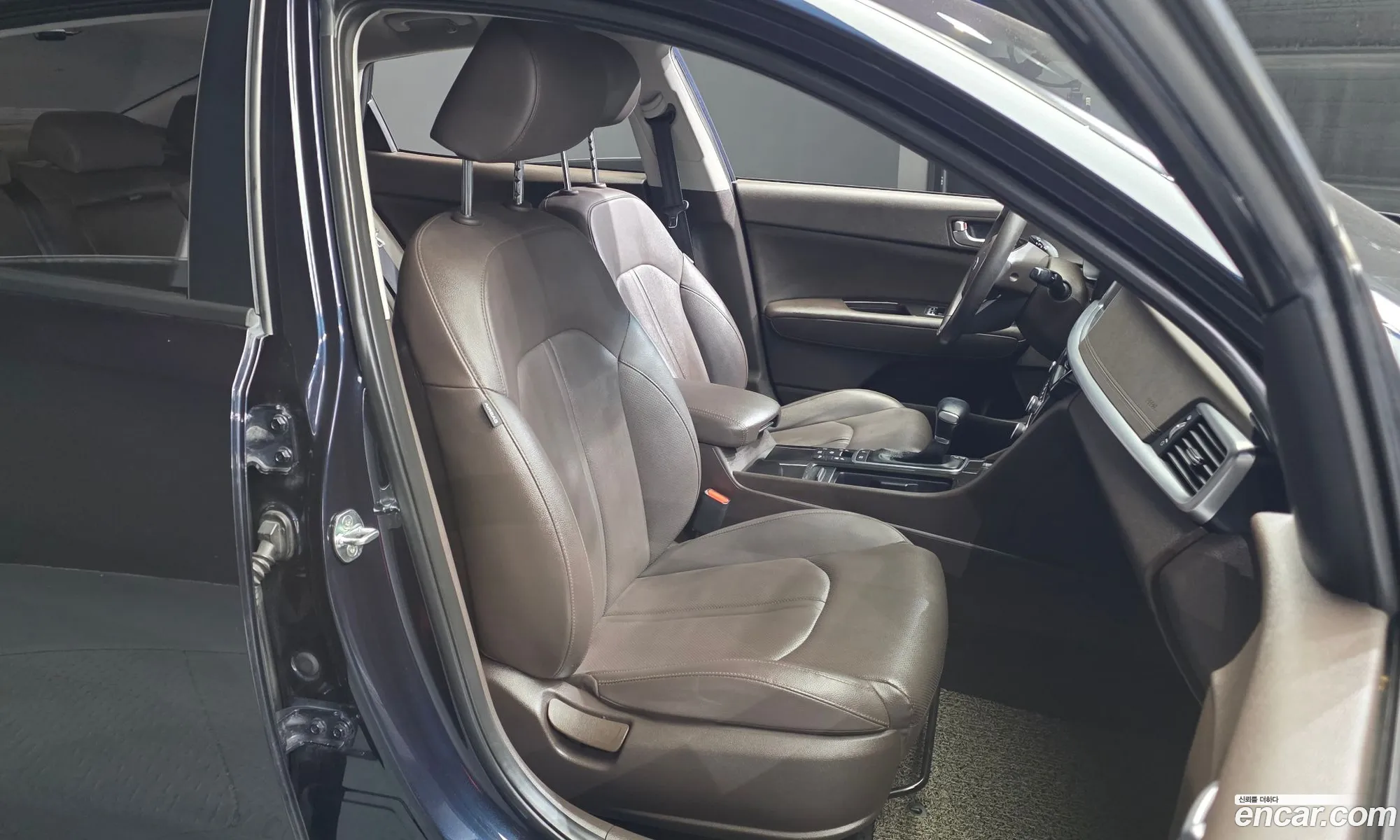 Kia K5 2018 KNAGU411BKA272412 — 15