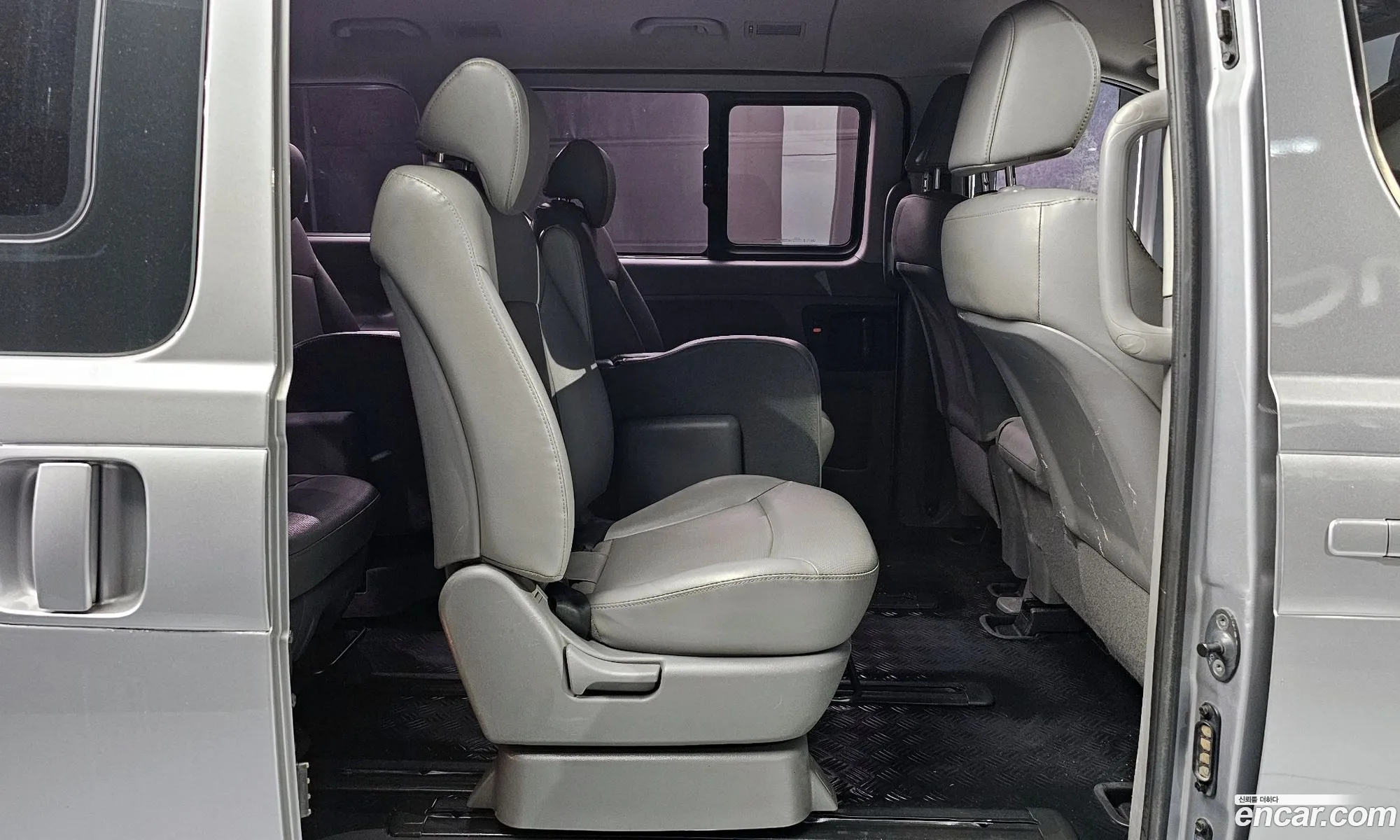 Hyundai Grand Starex 2019 — 13