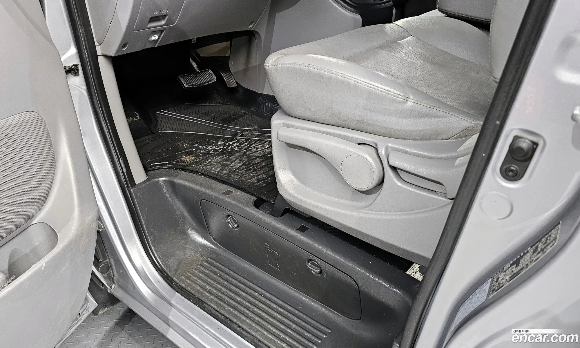 Hyundai Grand Starex 2019 — 17