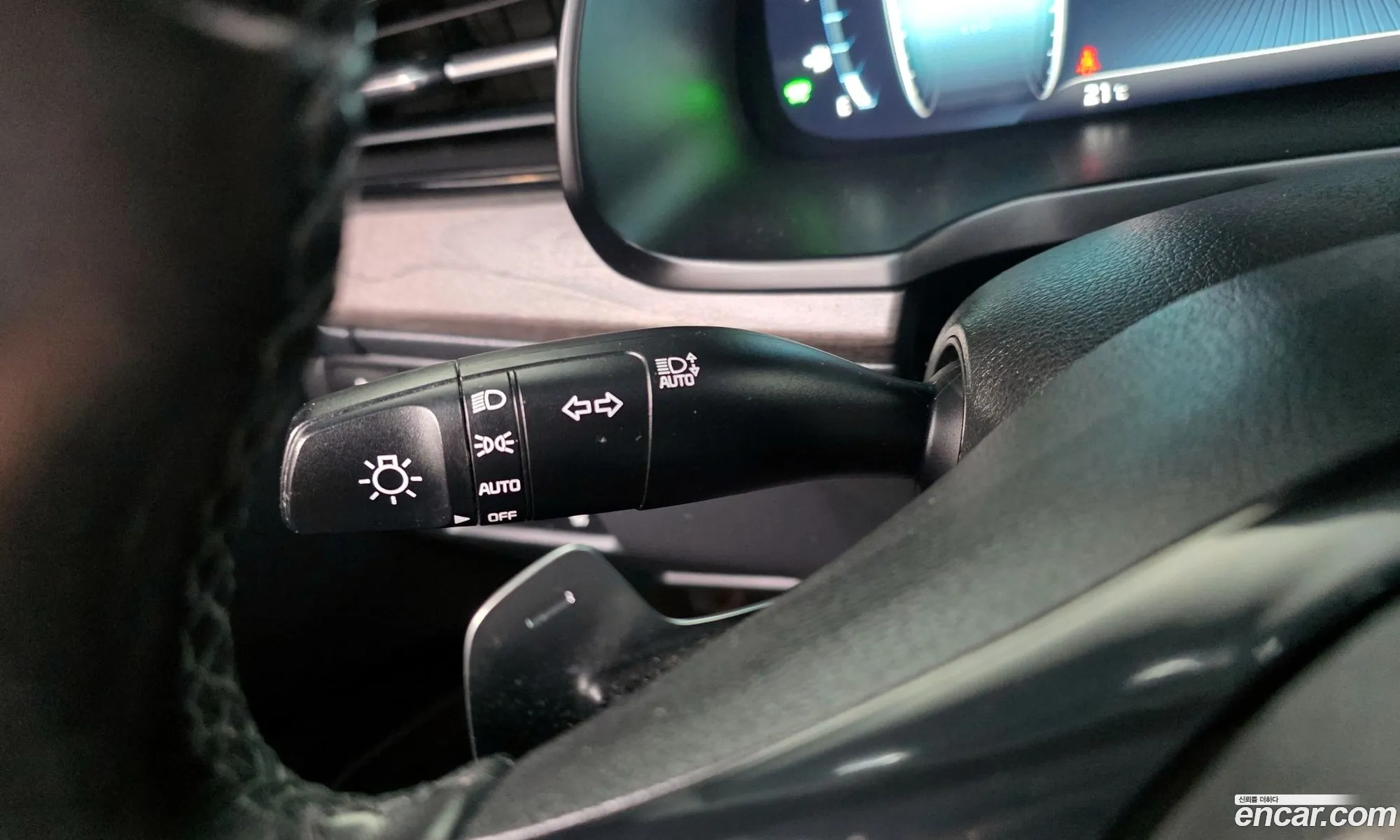 Kia K7 Premier Hybrid 2019 — 26