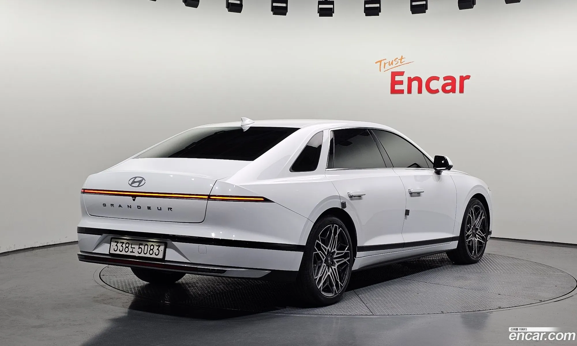 Hyundai Grandeur 2023 — 10