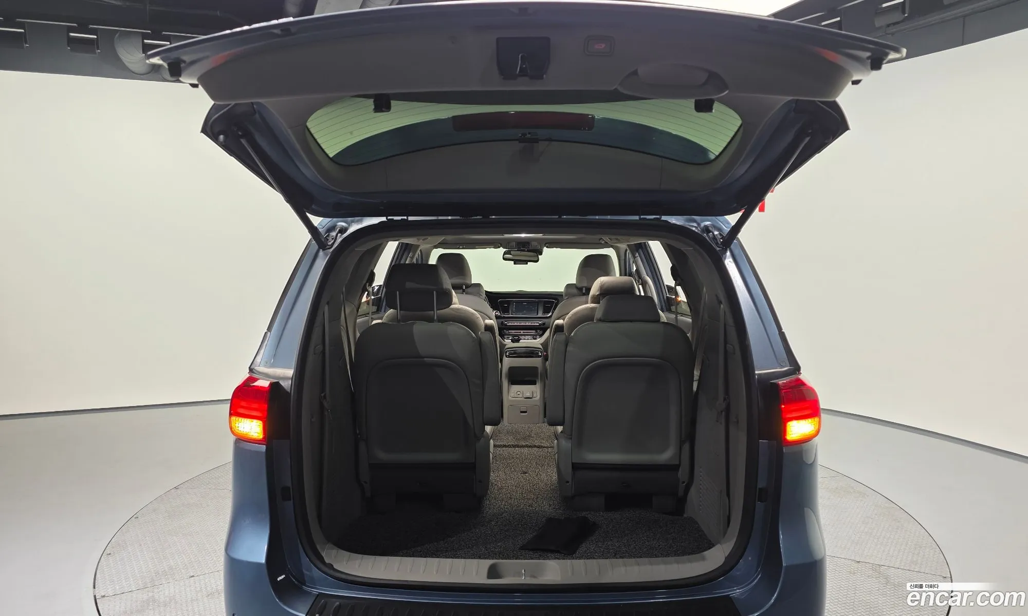 Kia Carnival 2015 — 8