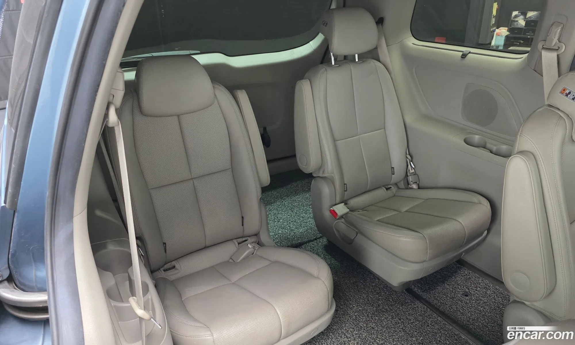 Kia Carnival 2015 — 38