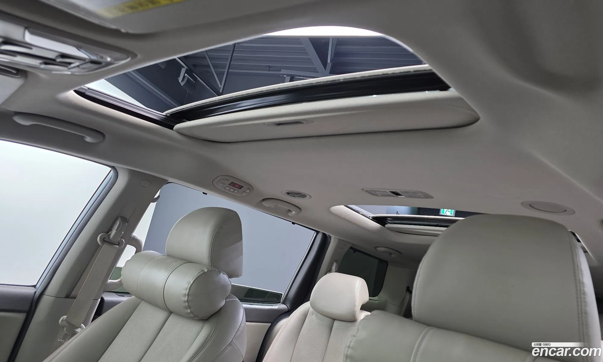 Kia Carnival 2015 — 37