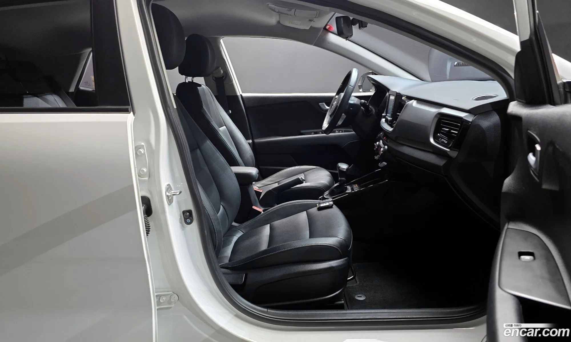 Kia Stonic 2018 — 30