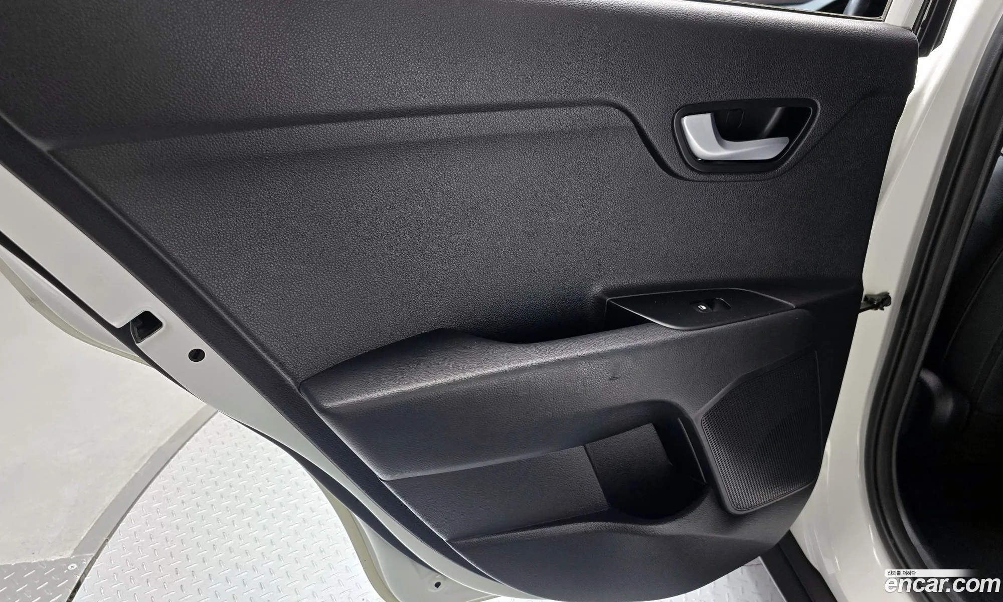 Kia Stonic 2018 — 28