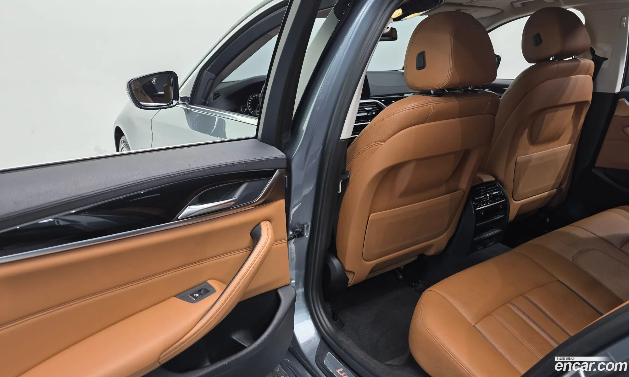 BMW 5 Series 2018 WBAJC3103JD030743 — 18