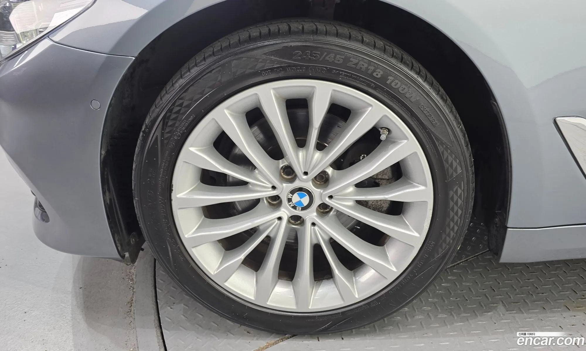 BMW 5 Series 2018 WBAJC3103JD030743 — 21