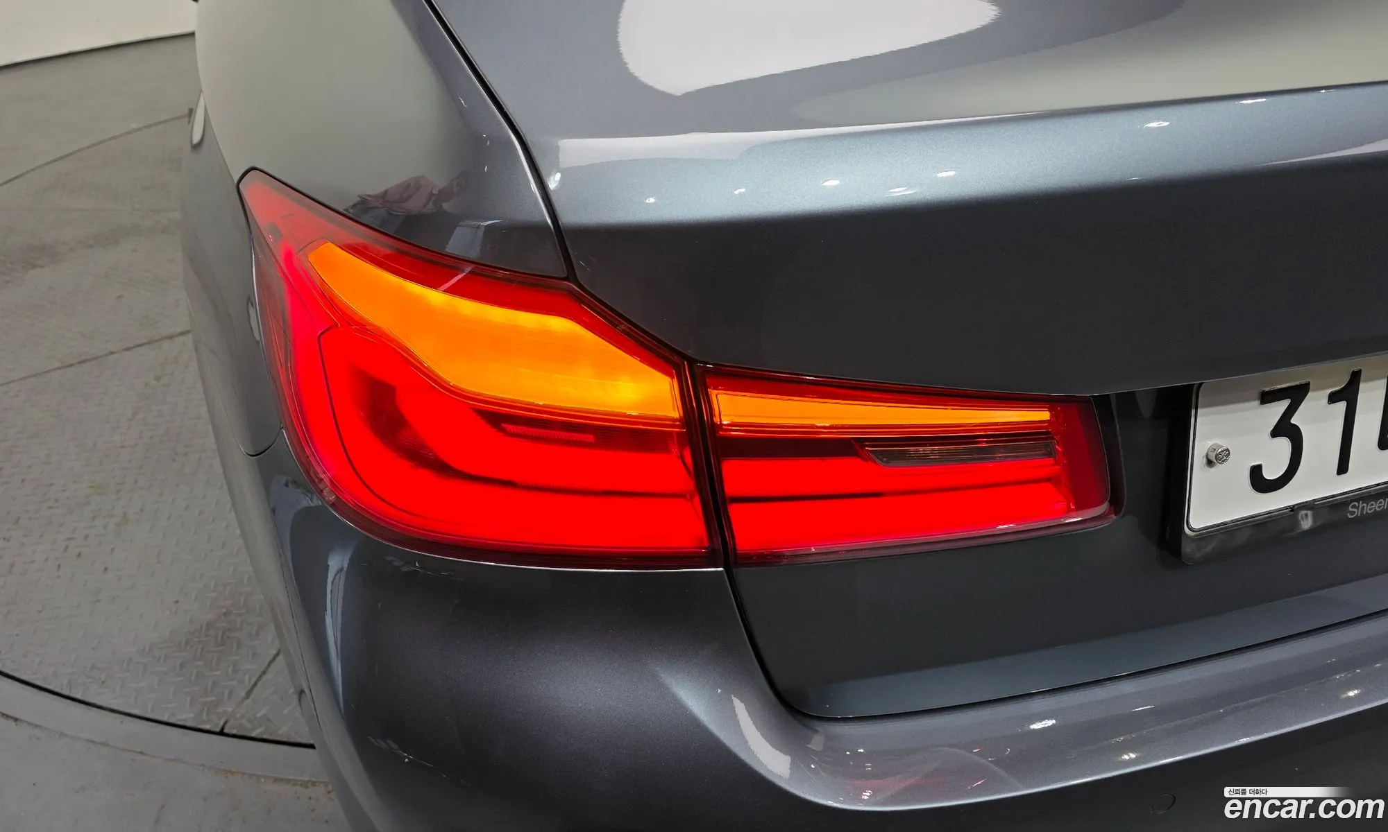 BMW 5 Series 2018 WBAJC3103JD030743 — 19
