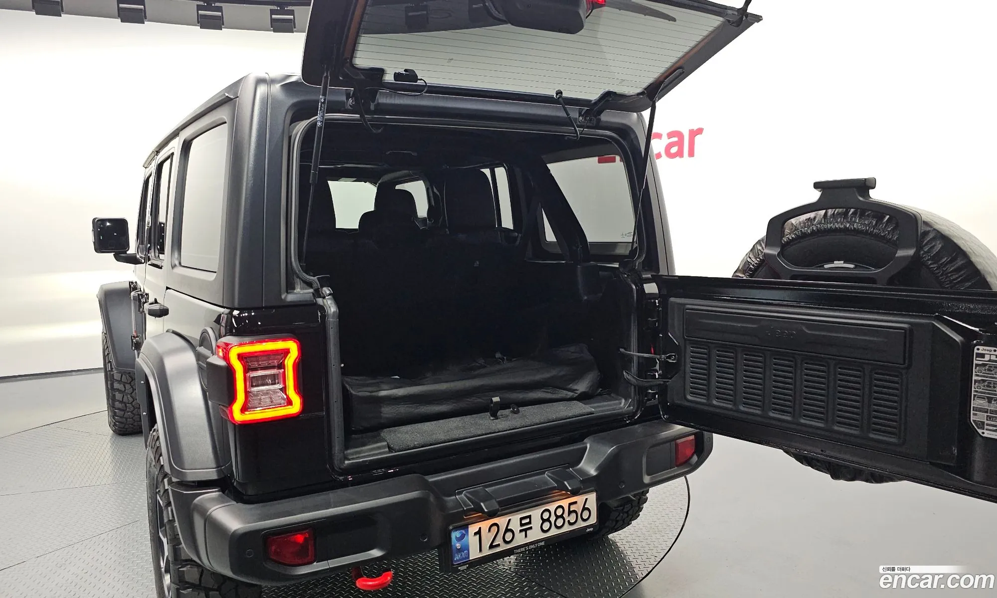 Jeep Wrangler 2022 — 28