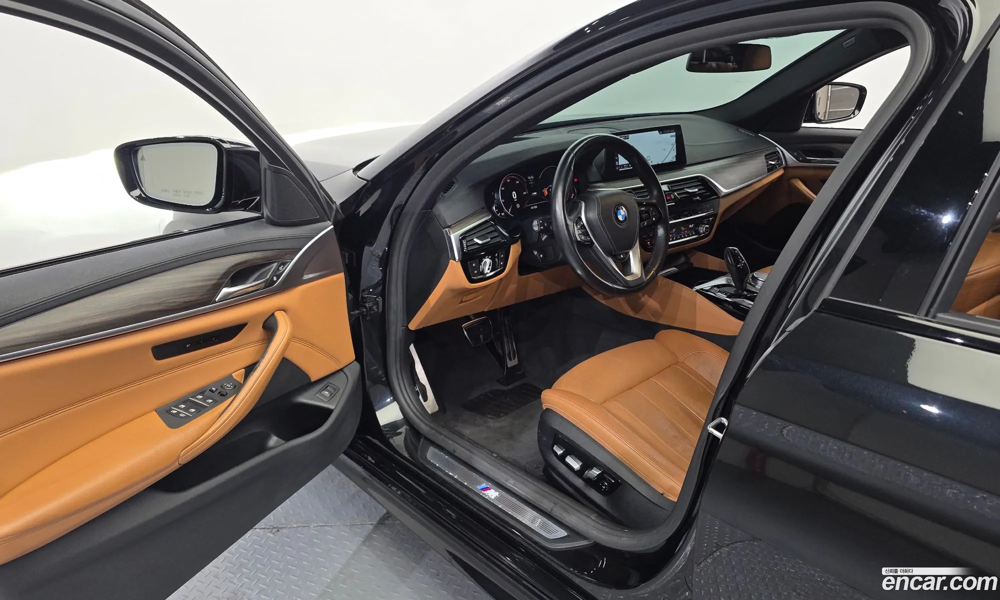 BMW 5 Series 2017 WBAJC3107HG992150 — 29