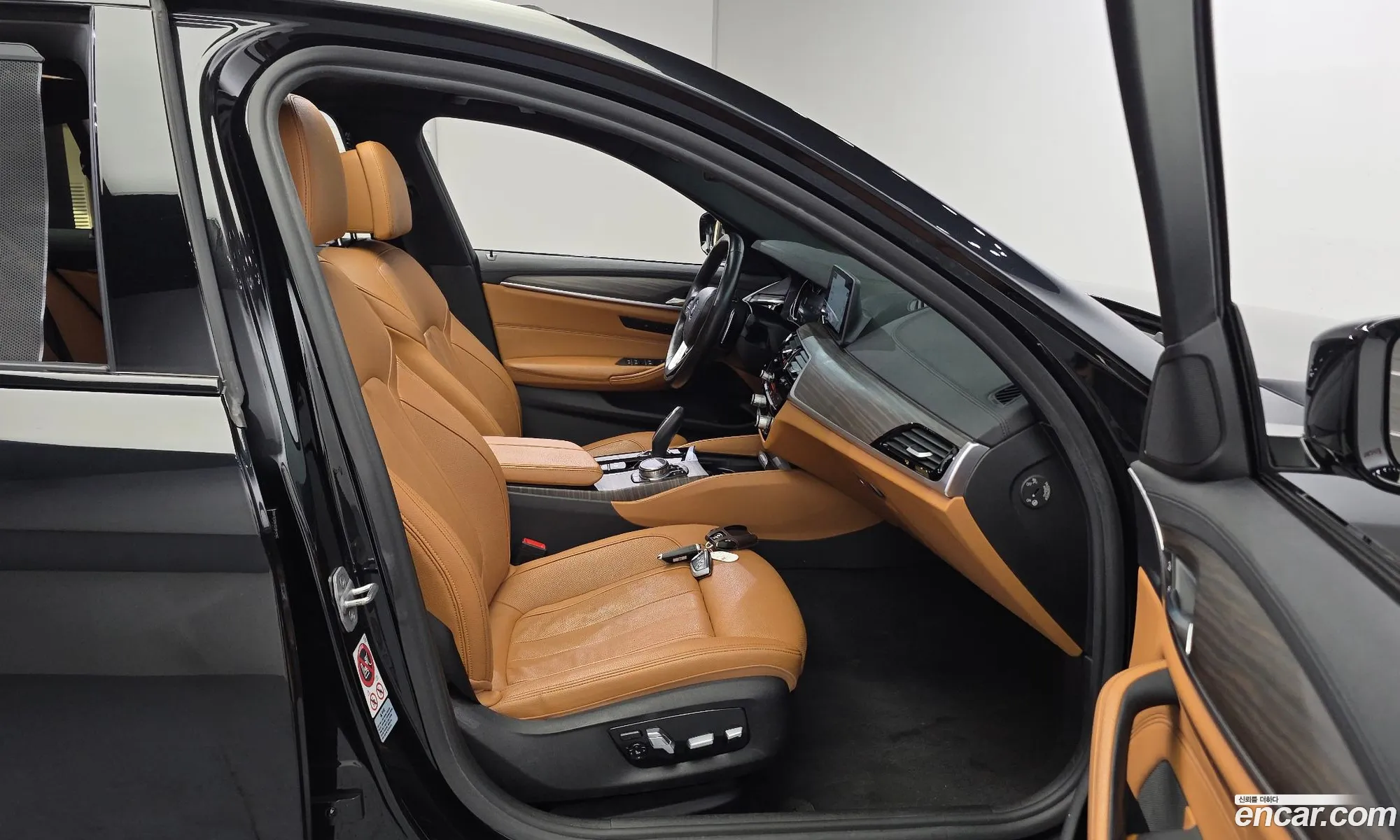 BMW 5 Series 2017 WBAJC3107HG992150 — 25