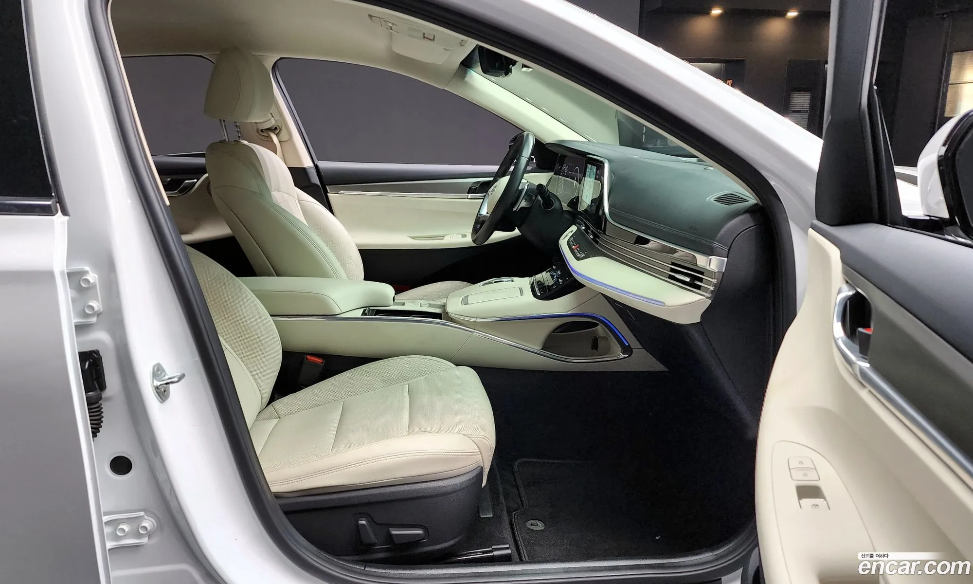 Hyundai Grandeur IG 2022 — 28