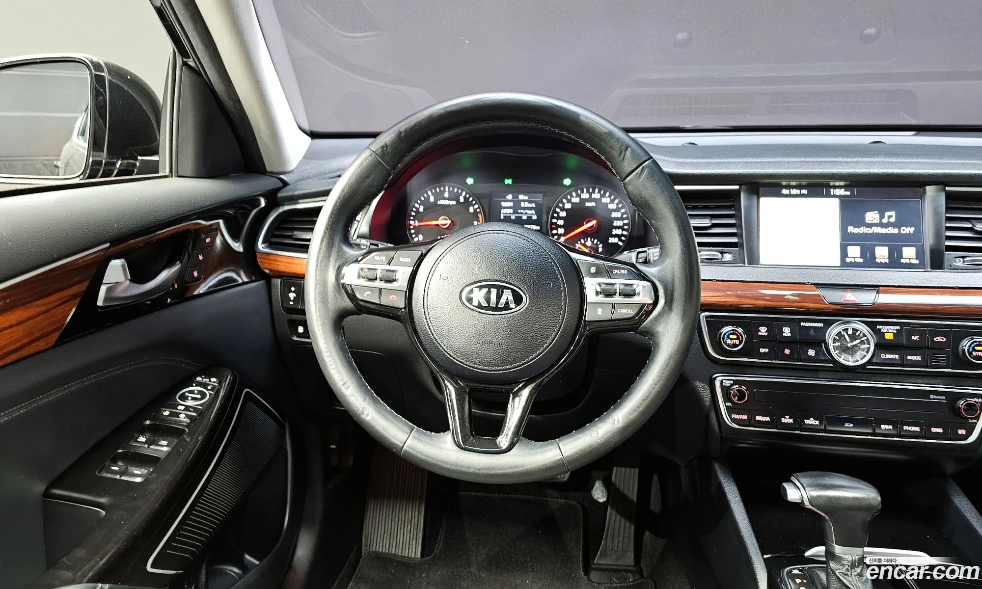 Kia K7 2016 — 35