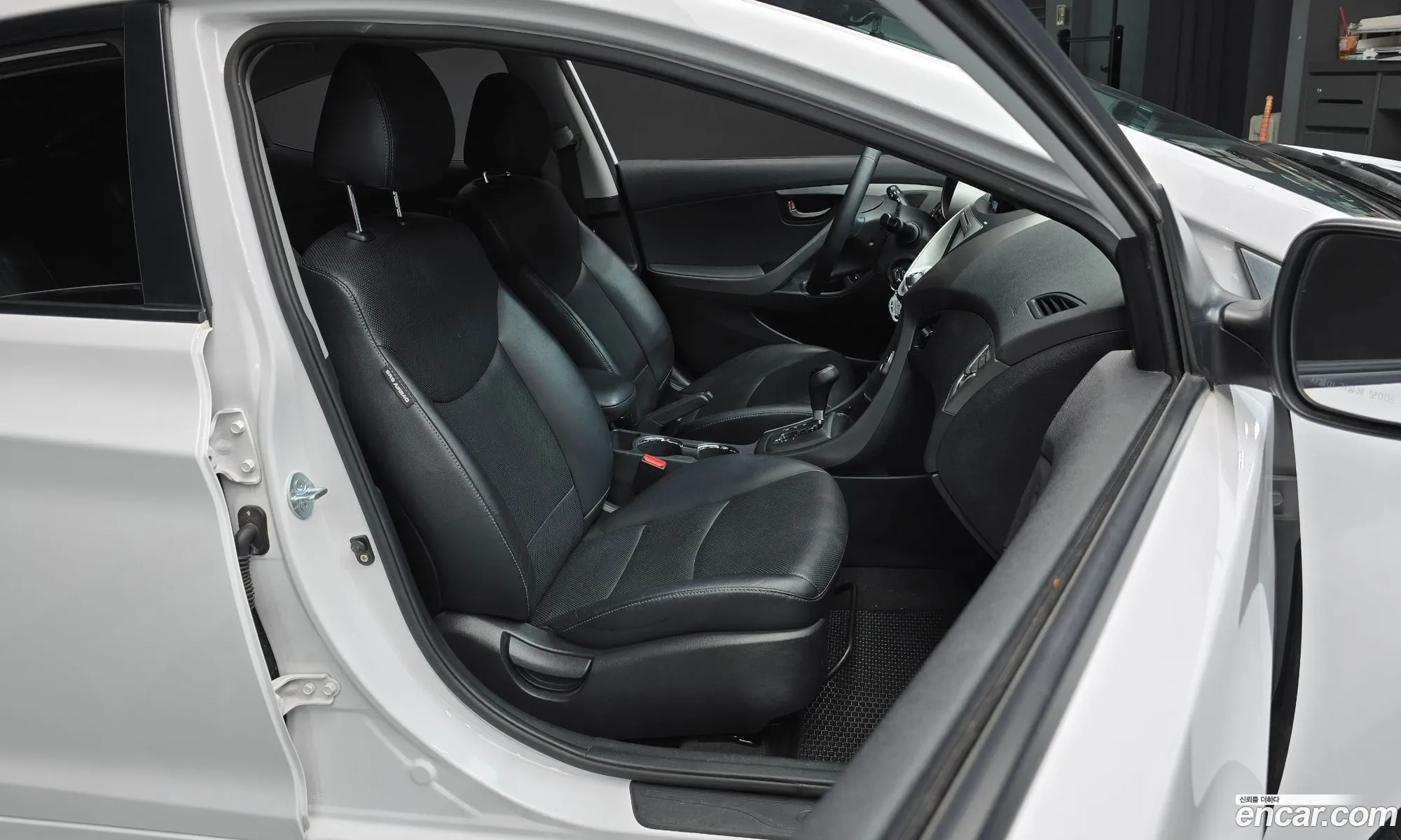 Hyundai Elantra MD 2013 — 16
