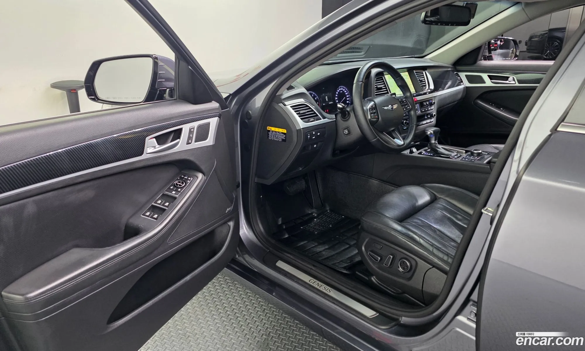 Hyundai Genesis DH 2014 — 18