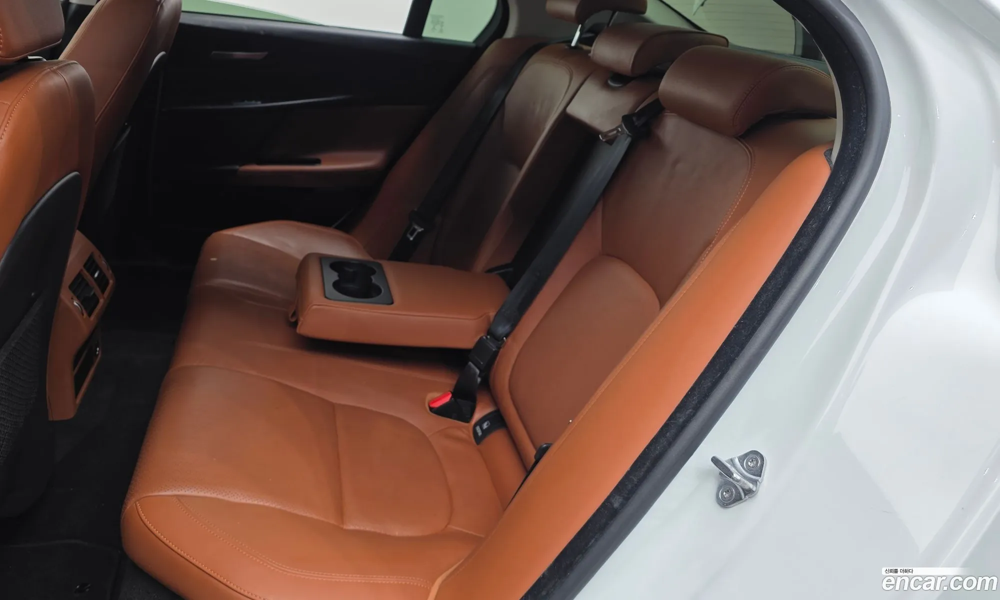 Jaguar XE 2015 — 7