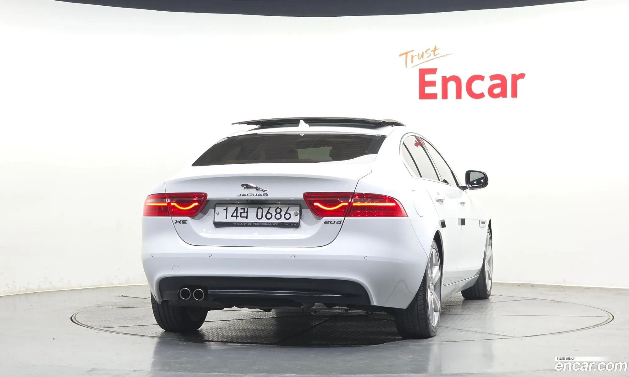 Jaguar XE 2015 — 4