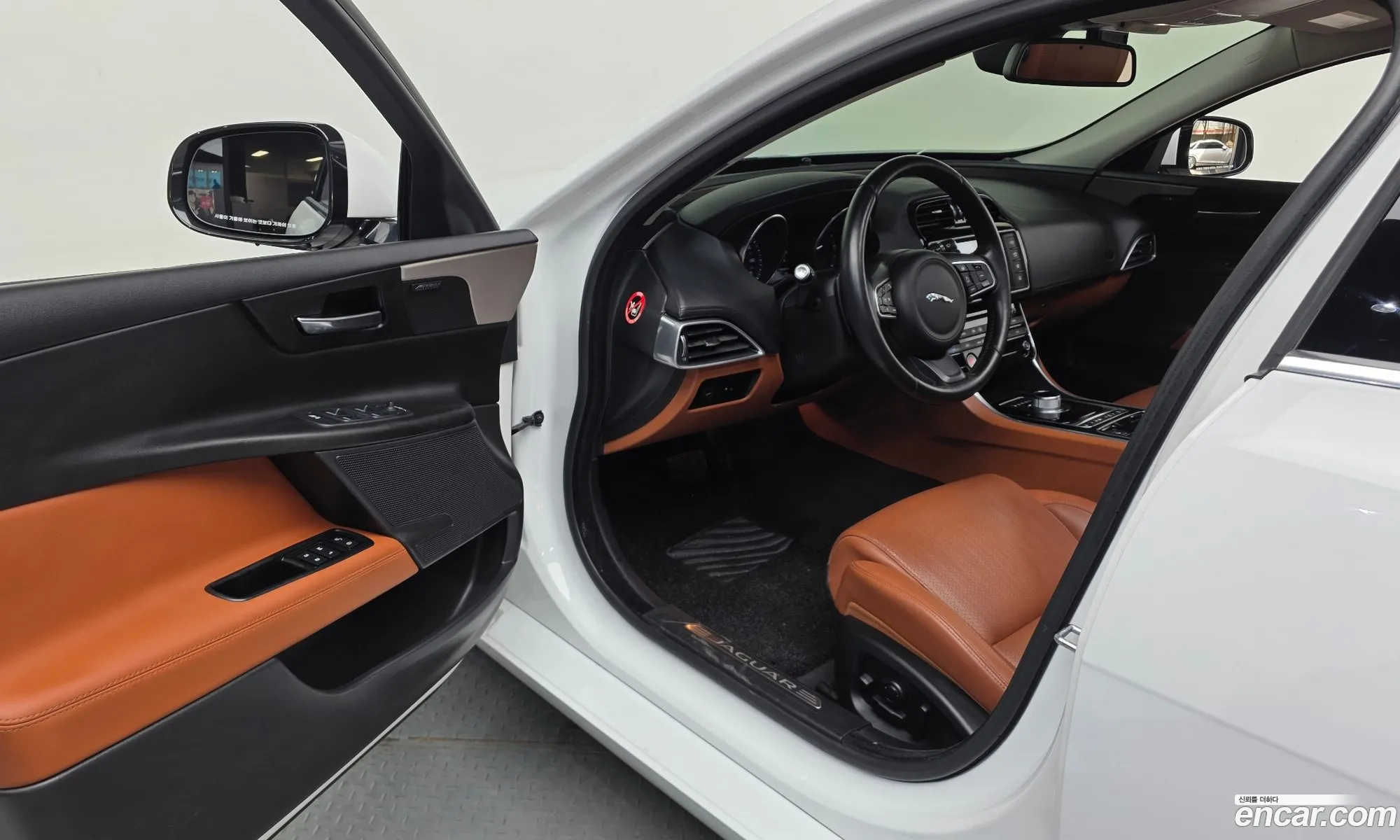 Jaguar XE 2015 — 5