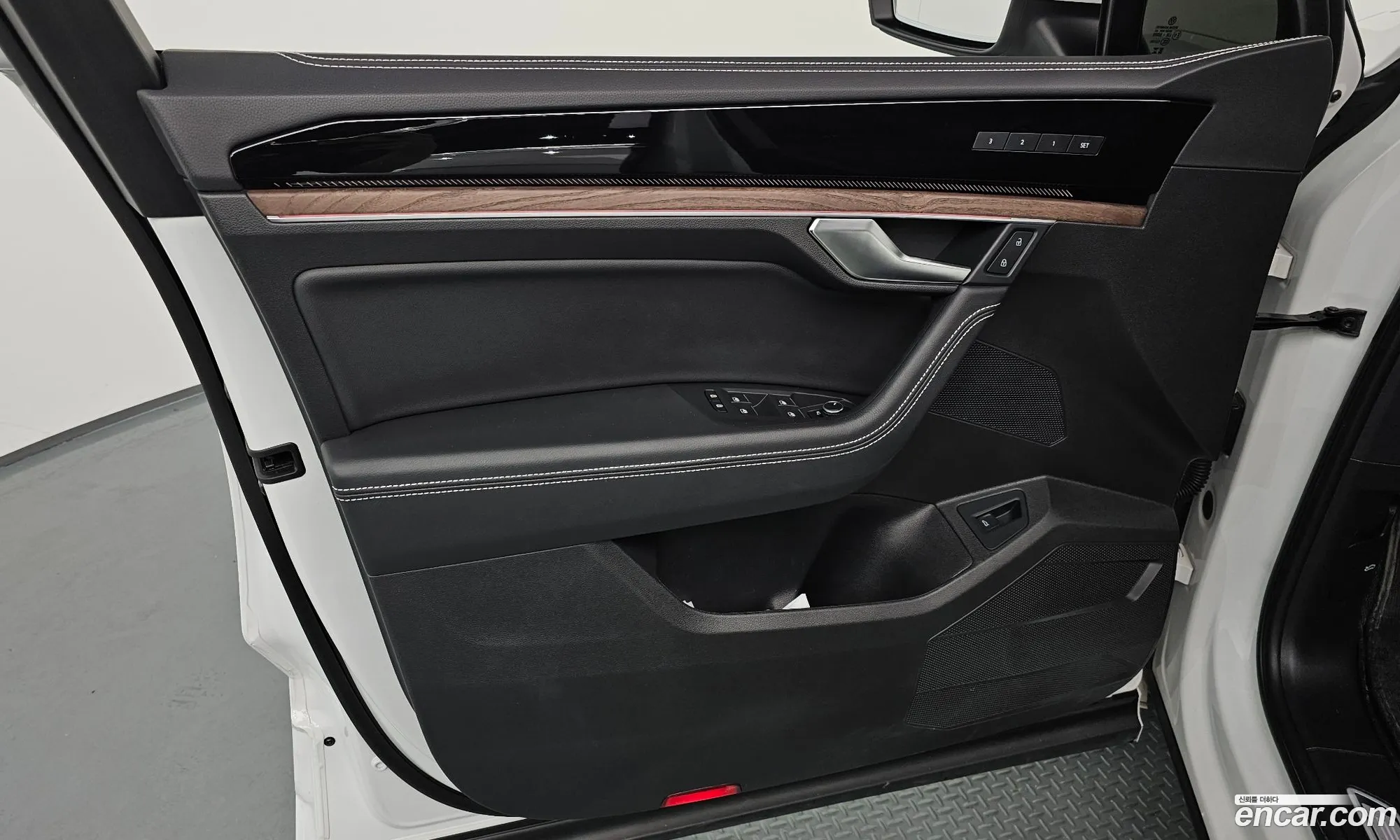 Volkswagen Touareg 2024 — 37