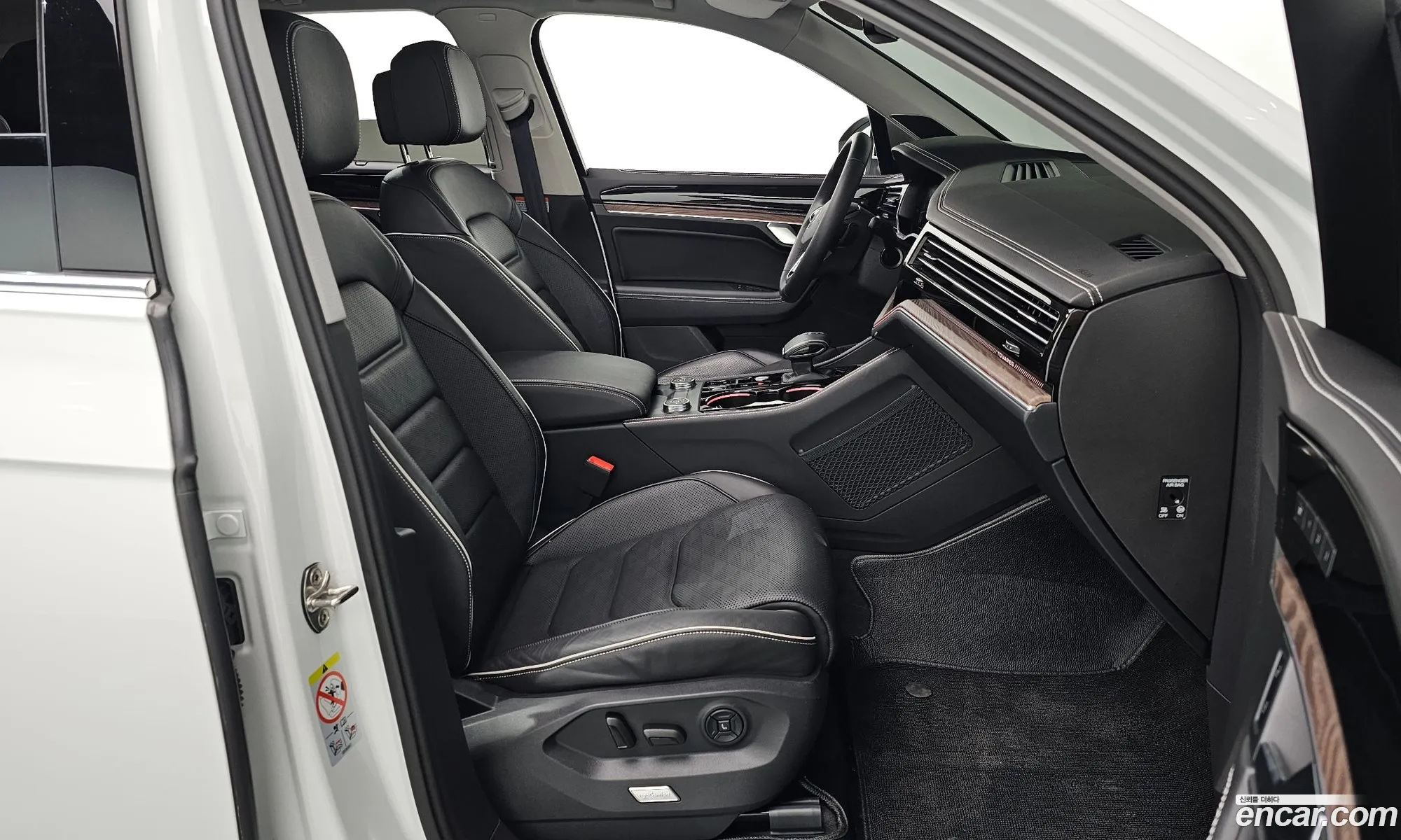 Volkswagen Touareg 2024 — 26