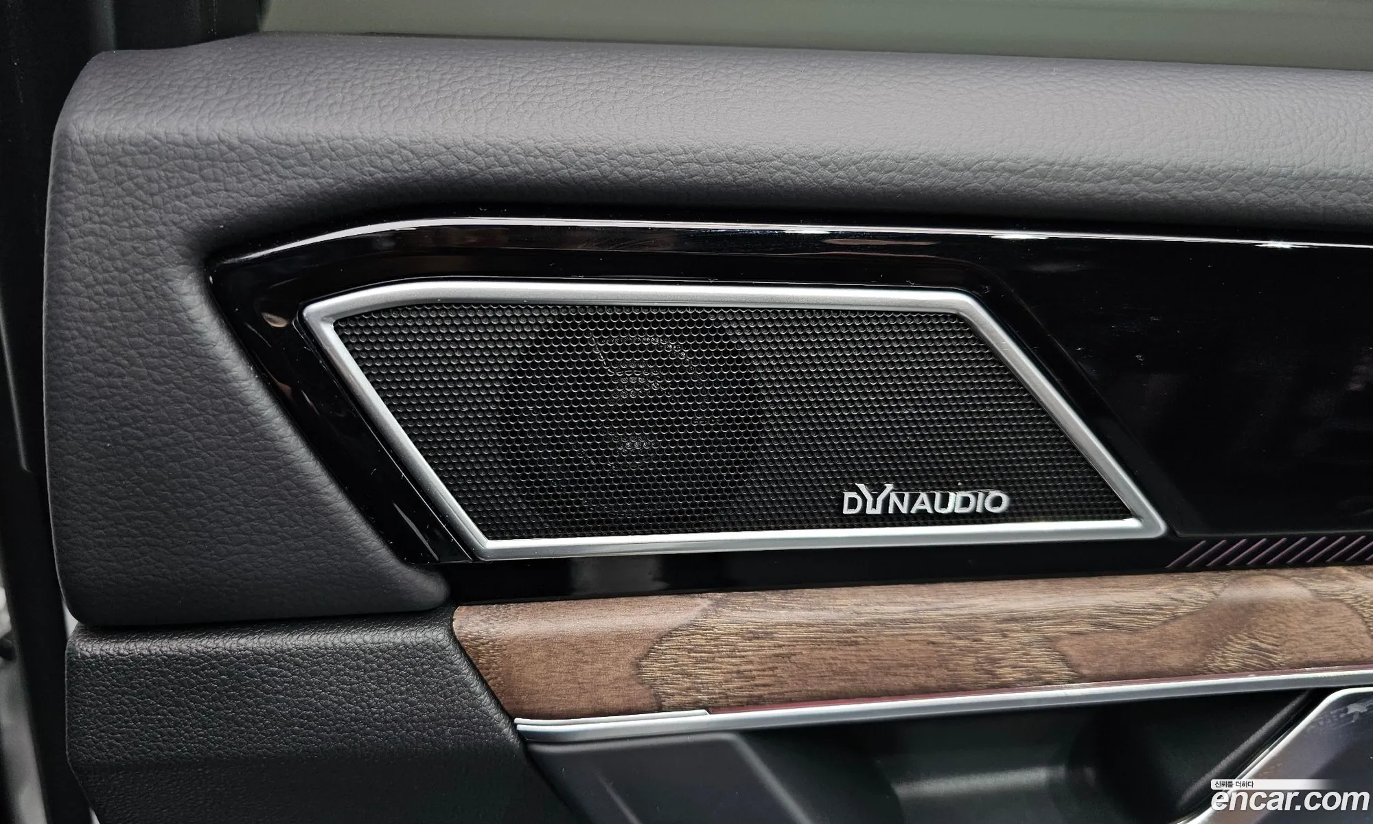 Volkswagen Touareg 2024 — 9