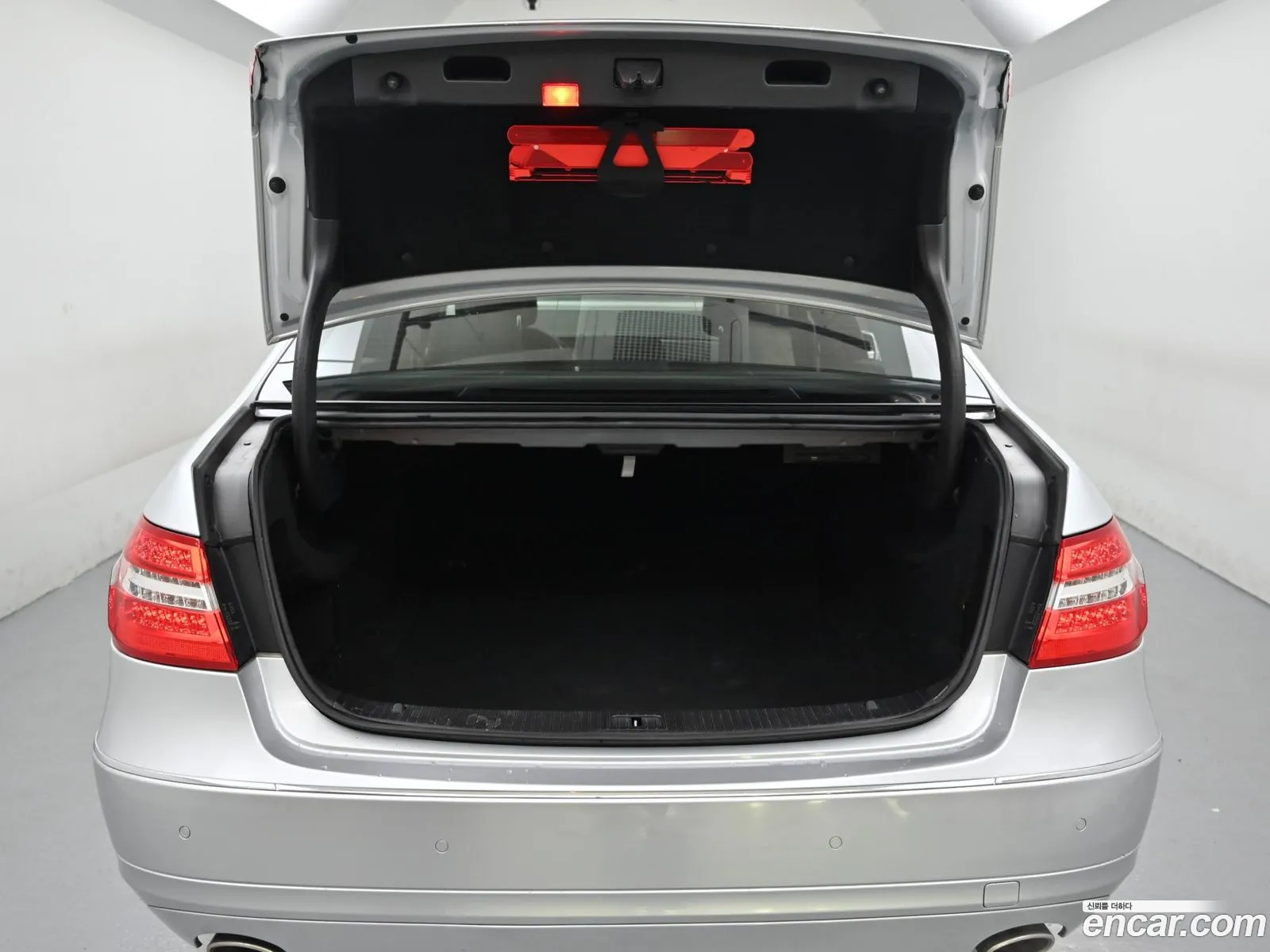 Mercedes-Benz E-Class W212 2011 — 14