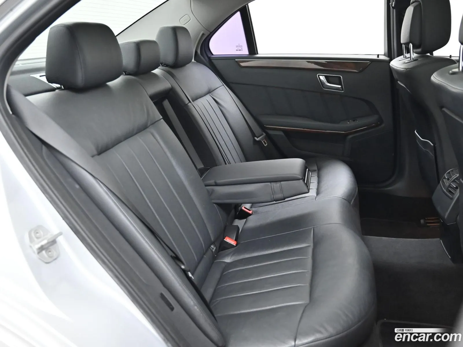Mercedes-Benz E-Class W212 2011 — 19