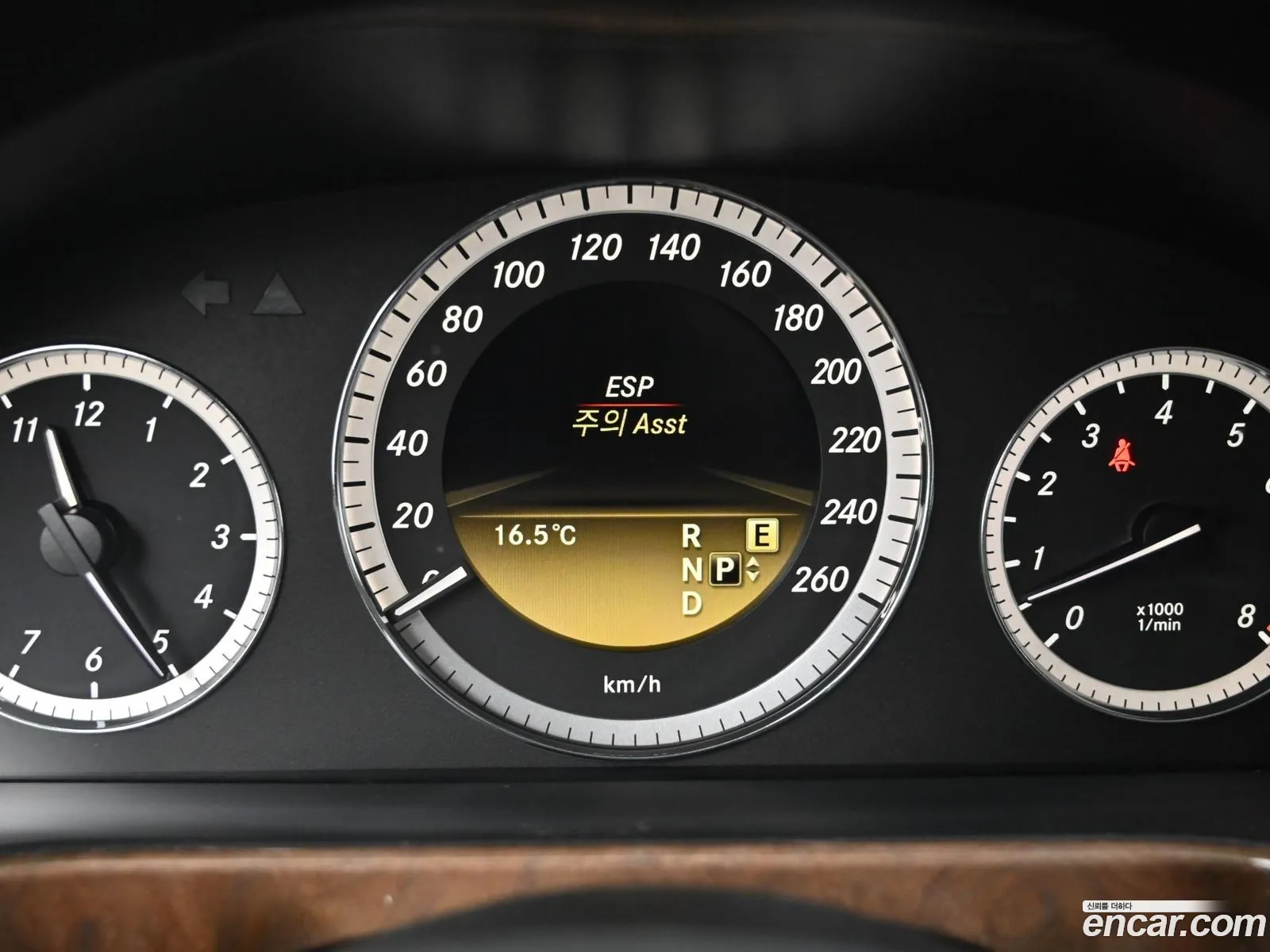 Mercedes-Benz E-Class W212 2011 — 15