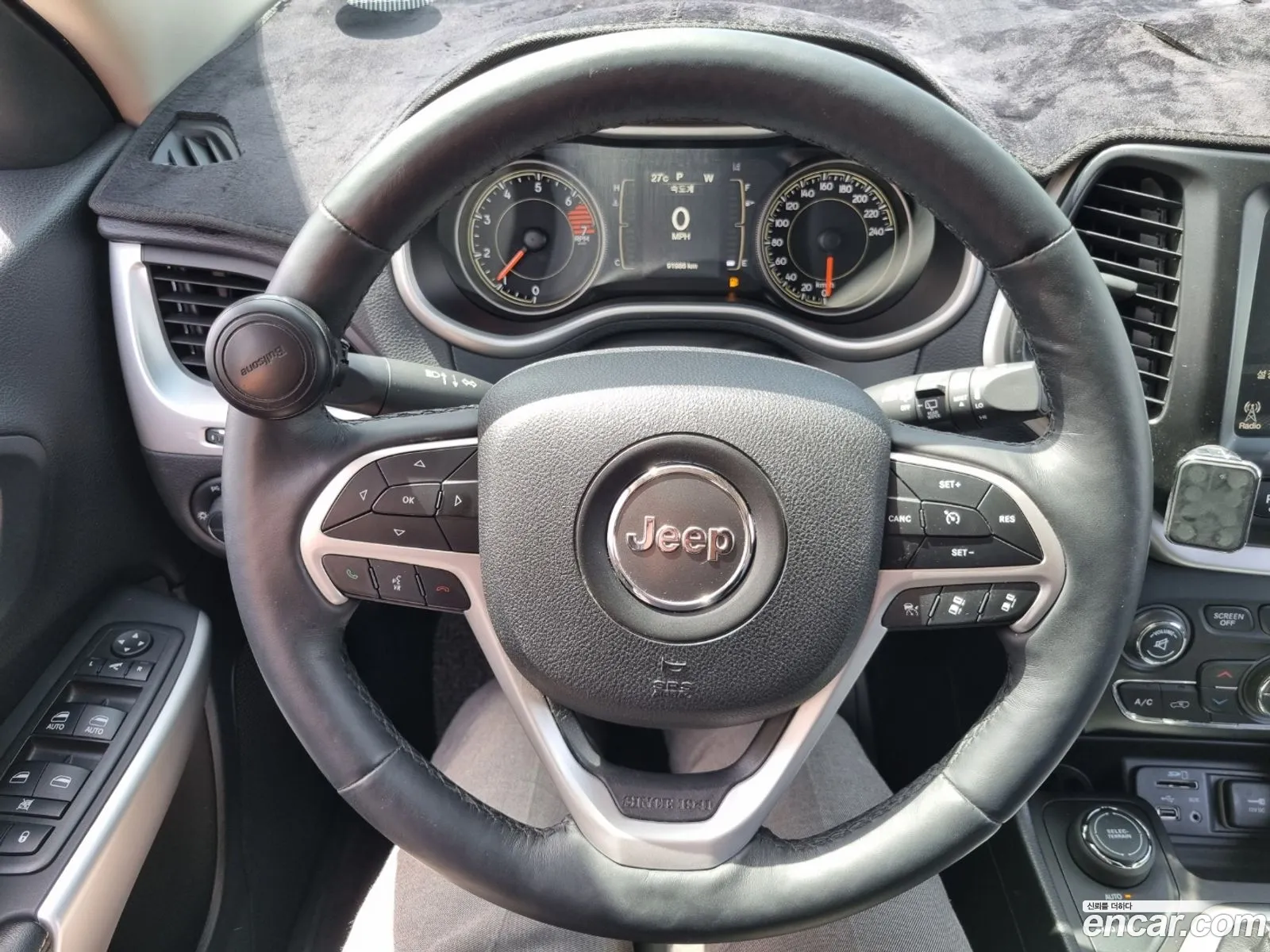 Jeep Cherokee 2018 — 17