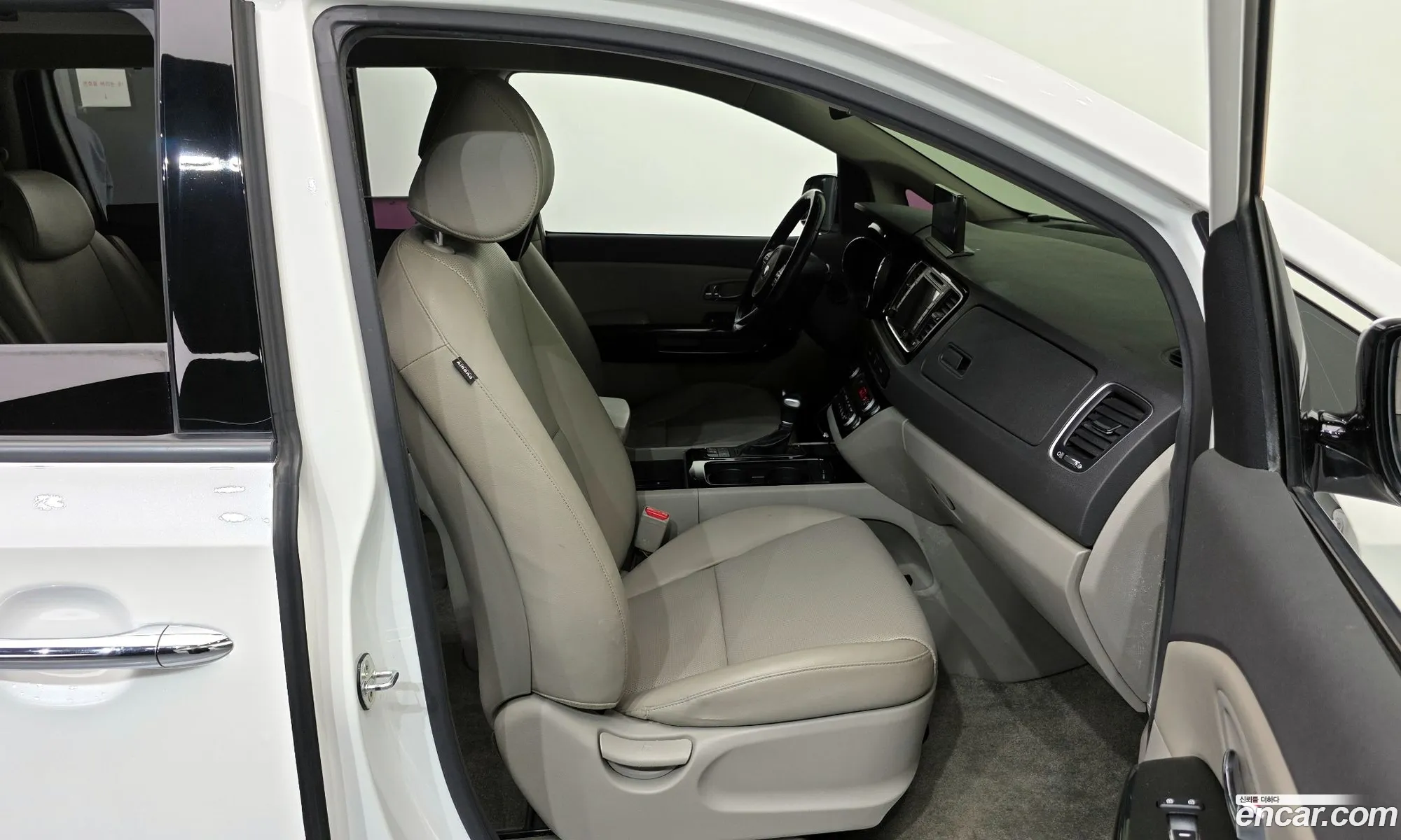 Kia Carnival 2017 — 7