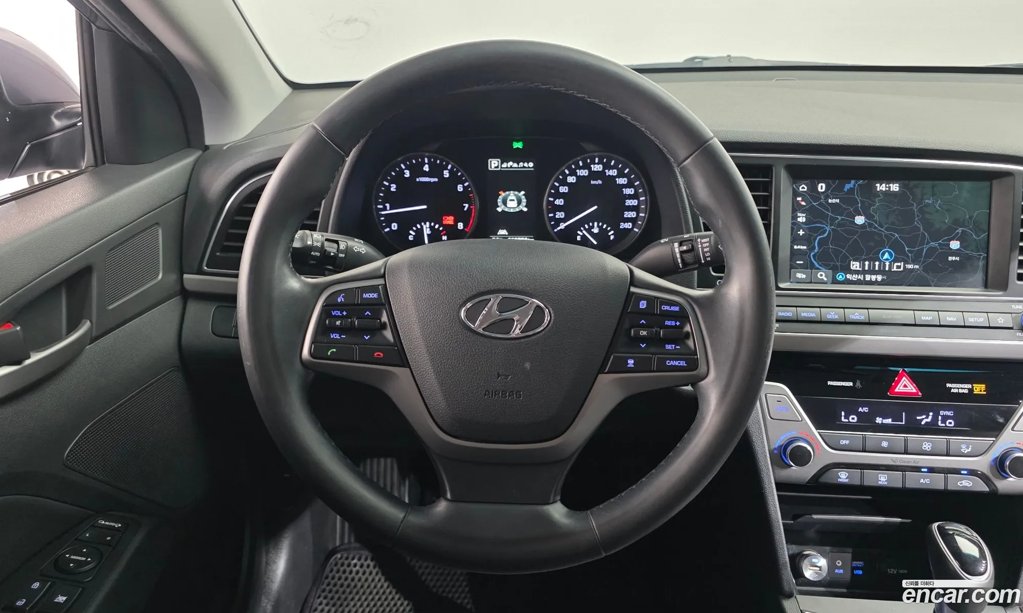 Hyundai Elantra AD 2017 — 16