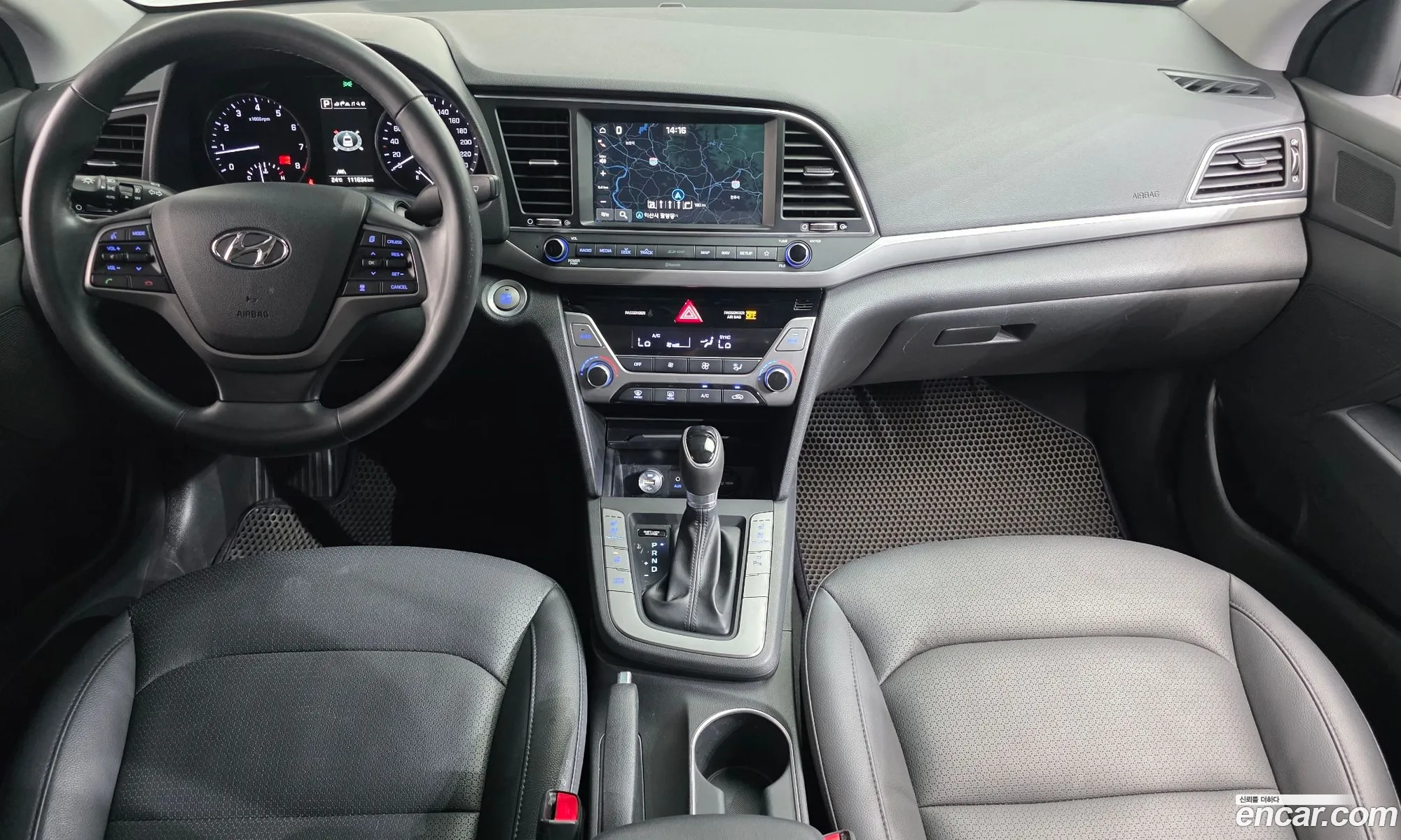 Hyundai Elantra AD 2017 — 10