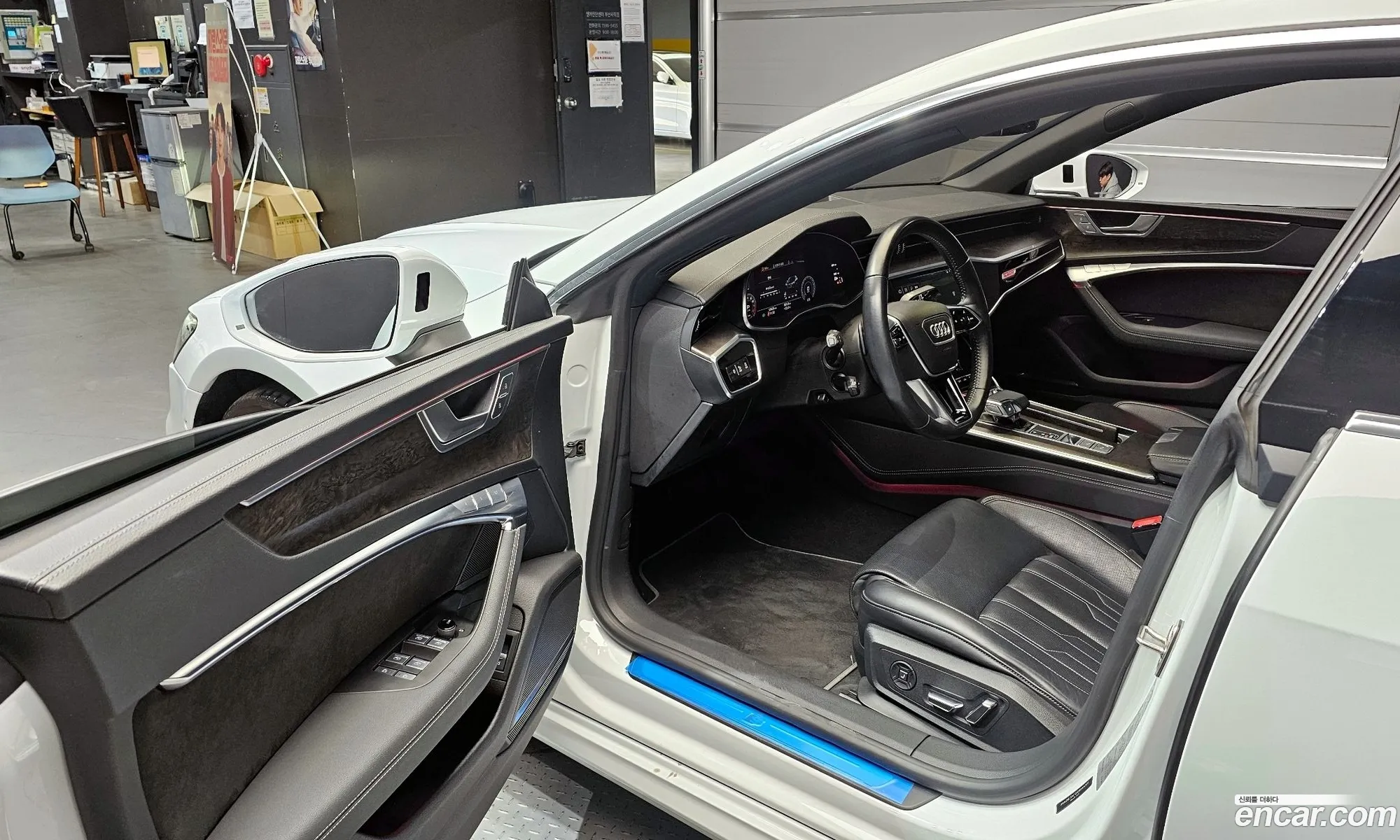 Audi A7 2020 WAUZZZF20LN093861 — 31