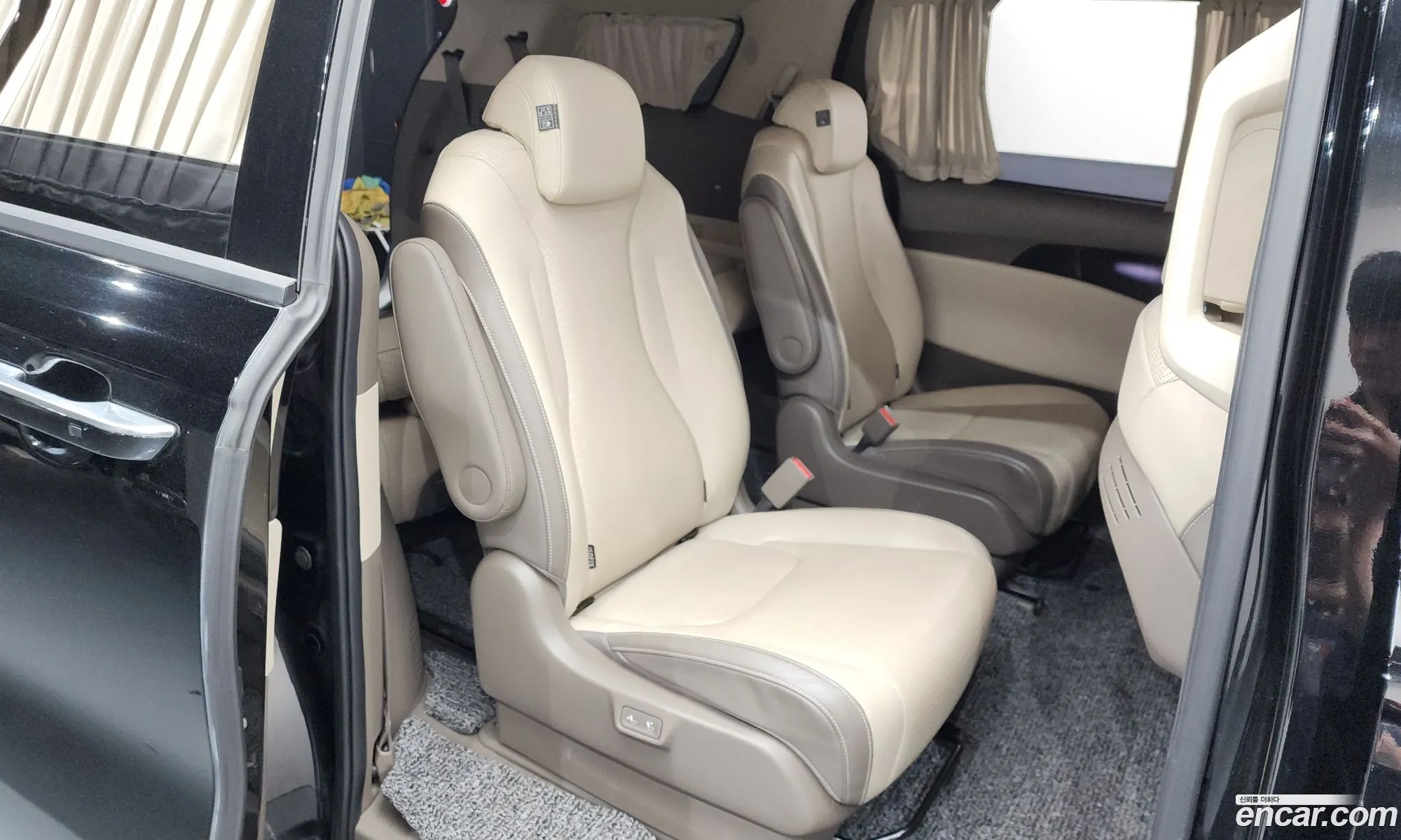 Kia Carnival 2022 — 16