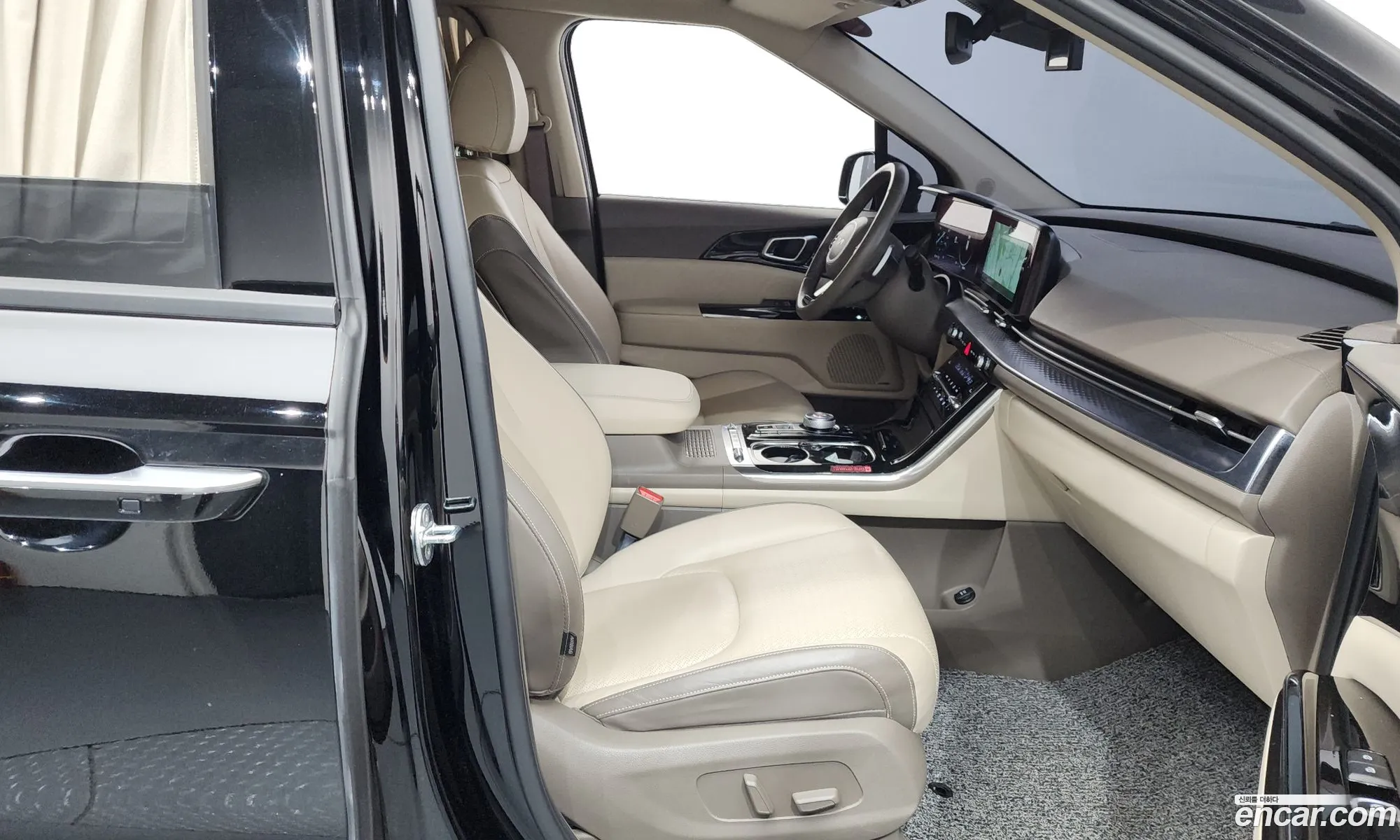 Kia Carnival 2022 — 28