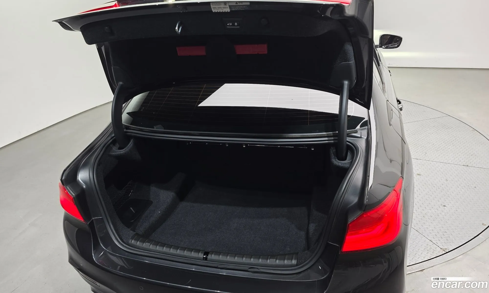 BMW 5 Series 2018 WBAJD3101JB255090 — 5