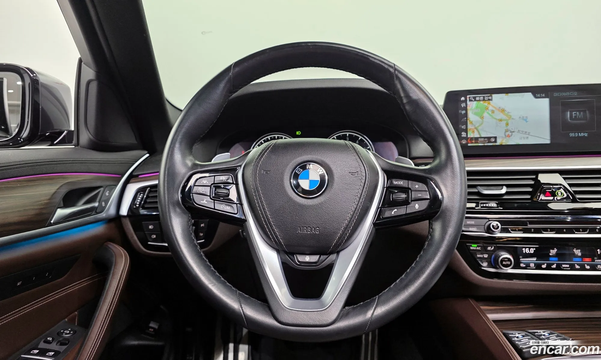 BMW 5 Series 2018 WBAJD3101JB255090 — 25