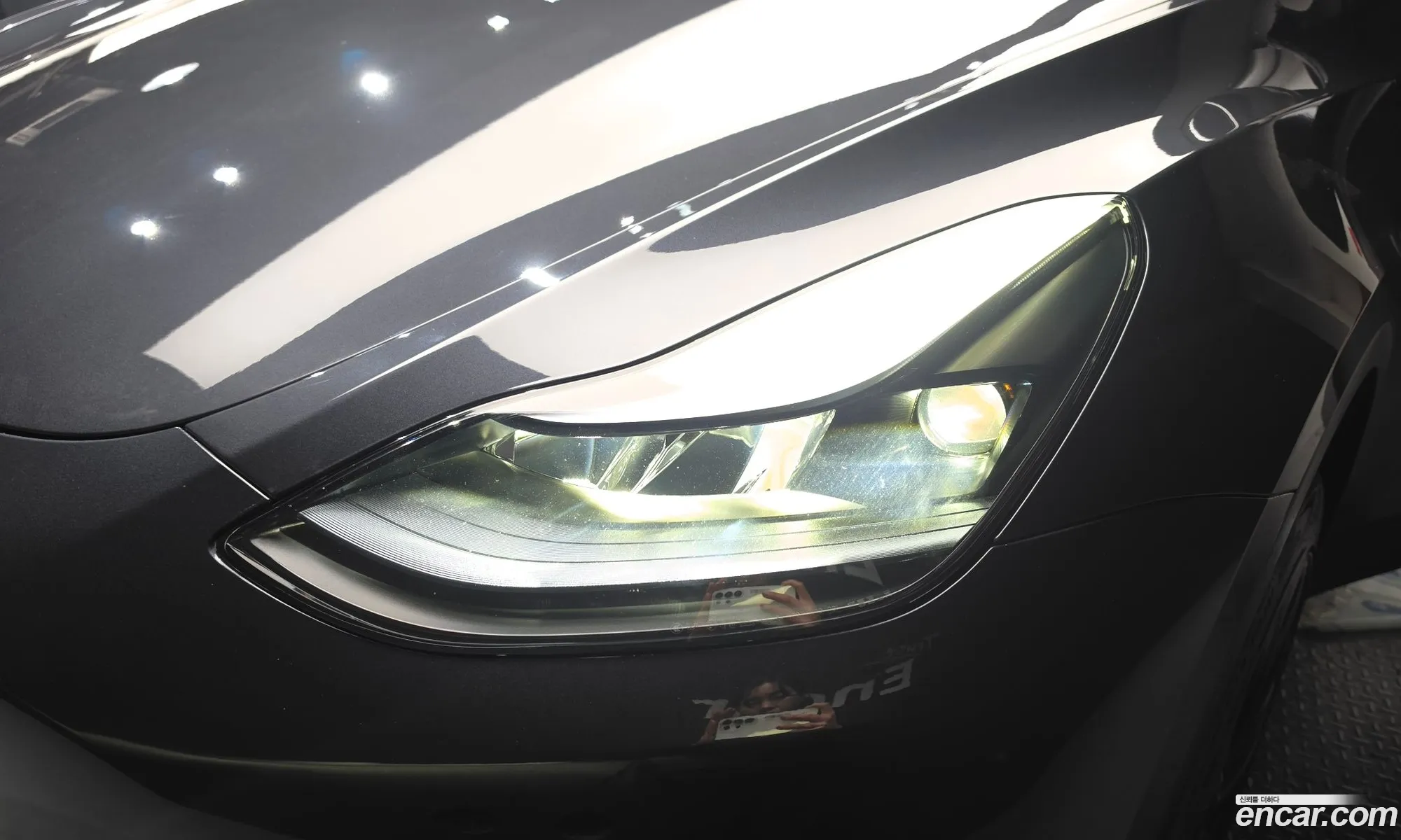 Tesla Model Y 2025 — 4