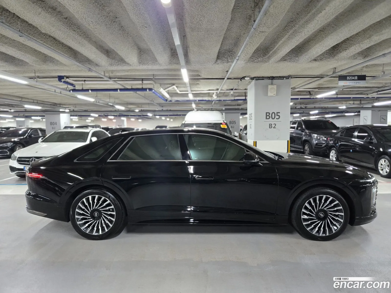 Hyundai Grandeur Hybrid 2023 — 9