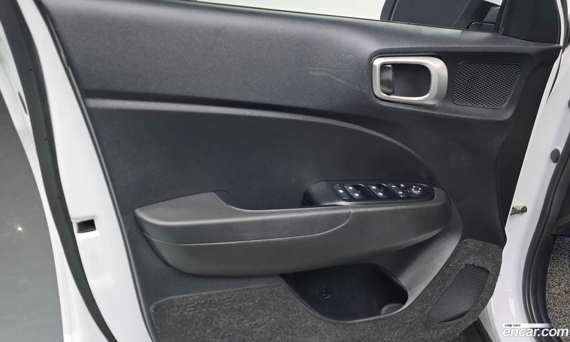 Hyundai Venue 2019 — 28