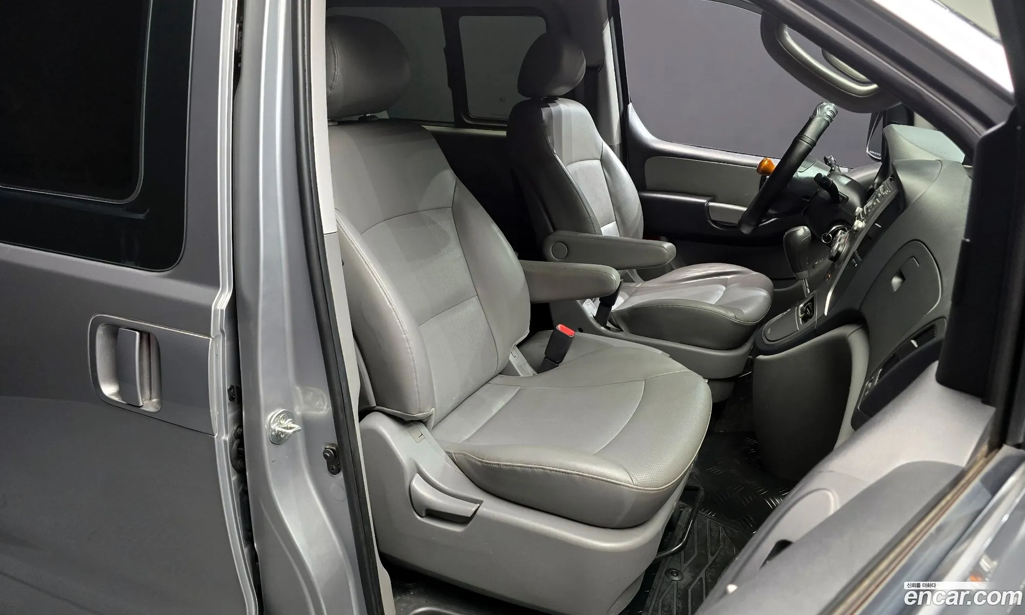 Hyundai Grand Starex 2013 — 11