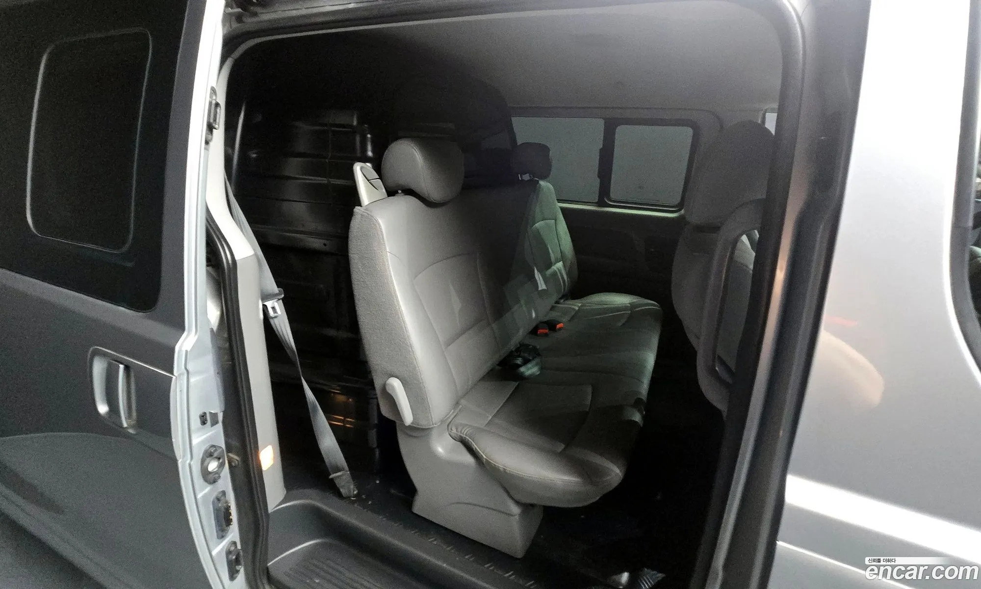Hyundai Grand Starex 2013 — 27