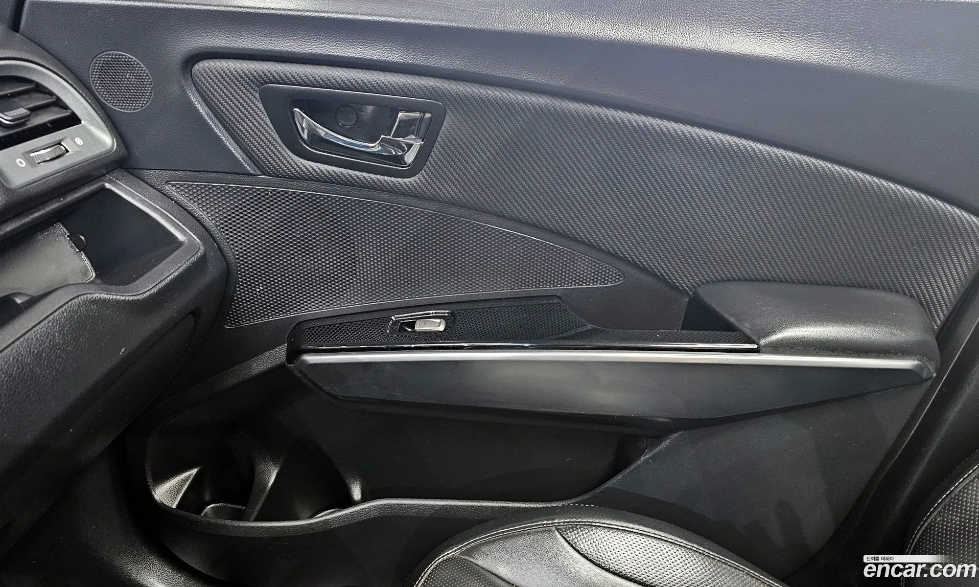 KG Mobility (SsangYong) Tivoli Armour 2019 — 24