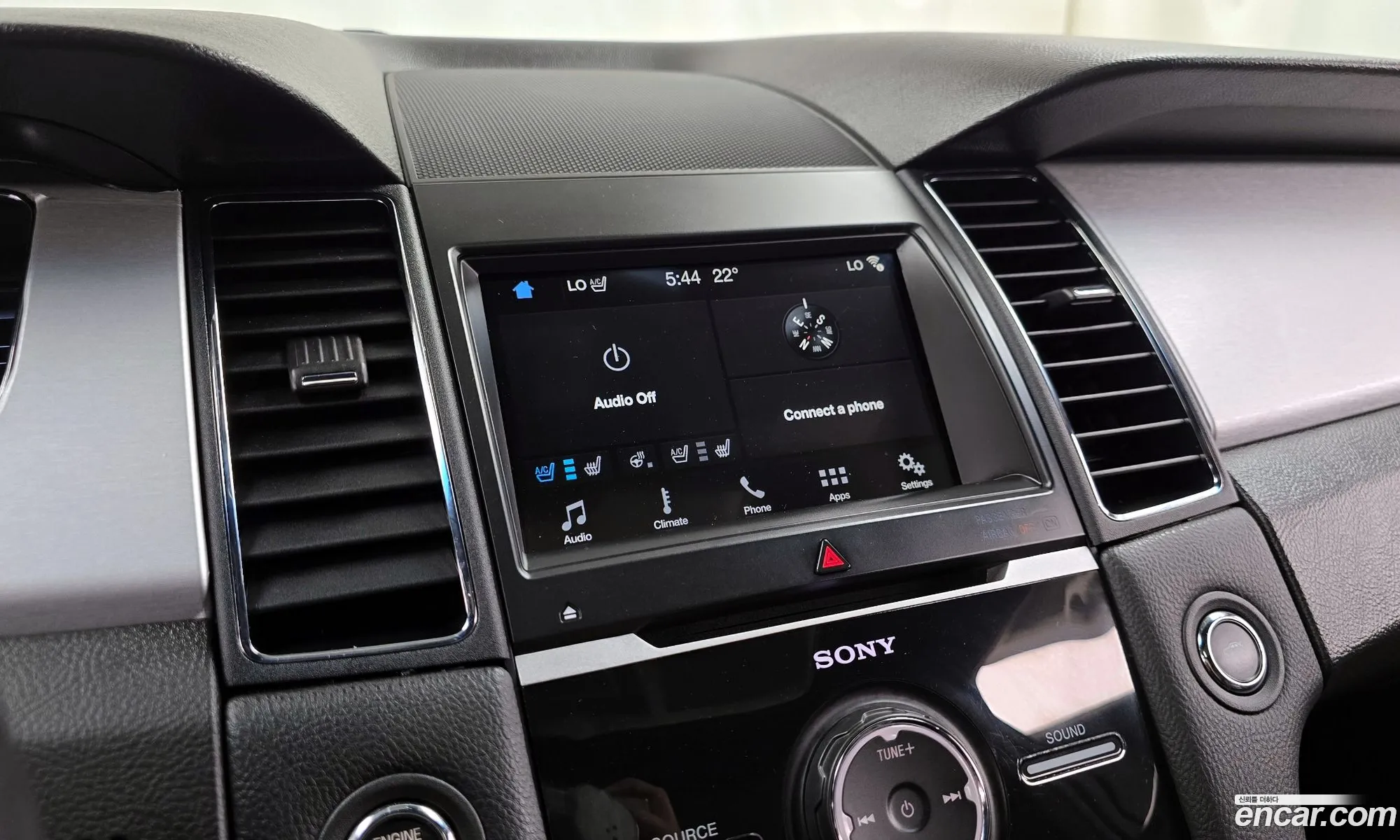 Ford Taurus 2017 1FAHP2F93HG106127 — 5