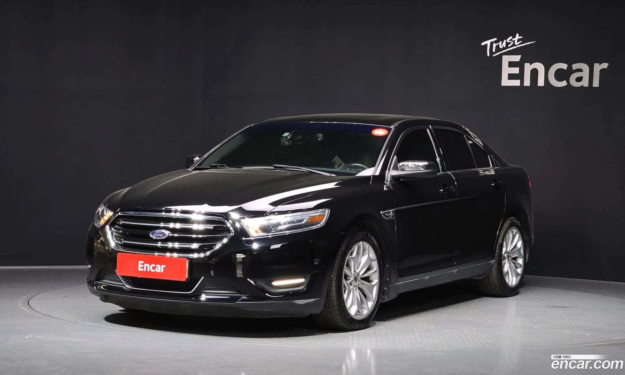 Ford Taurus 2017 1FAHP2F93HG106127 — 2