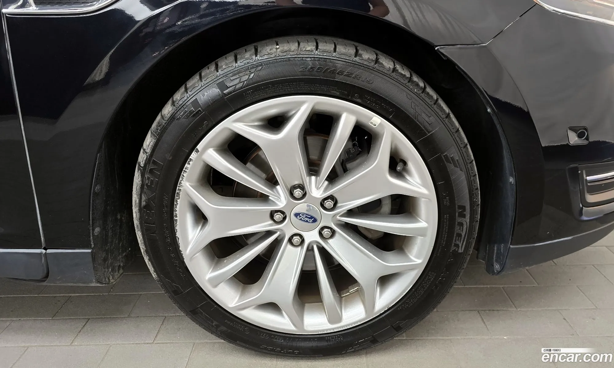 Ford Taurus 2017 1FAHP2F93HG106127 — 3