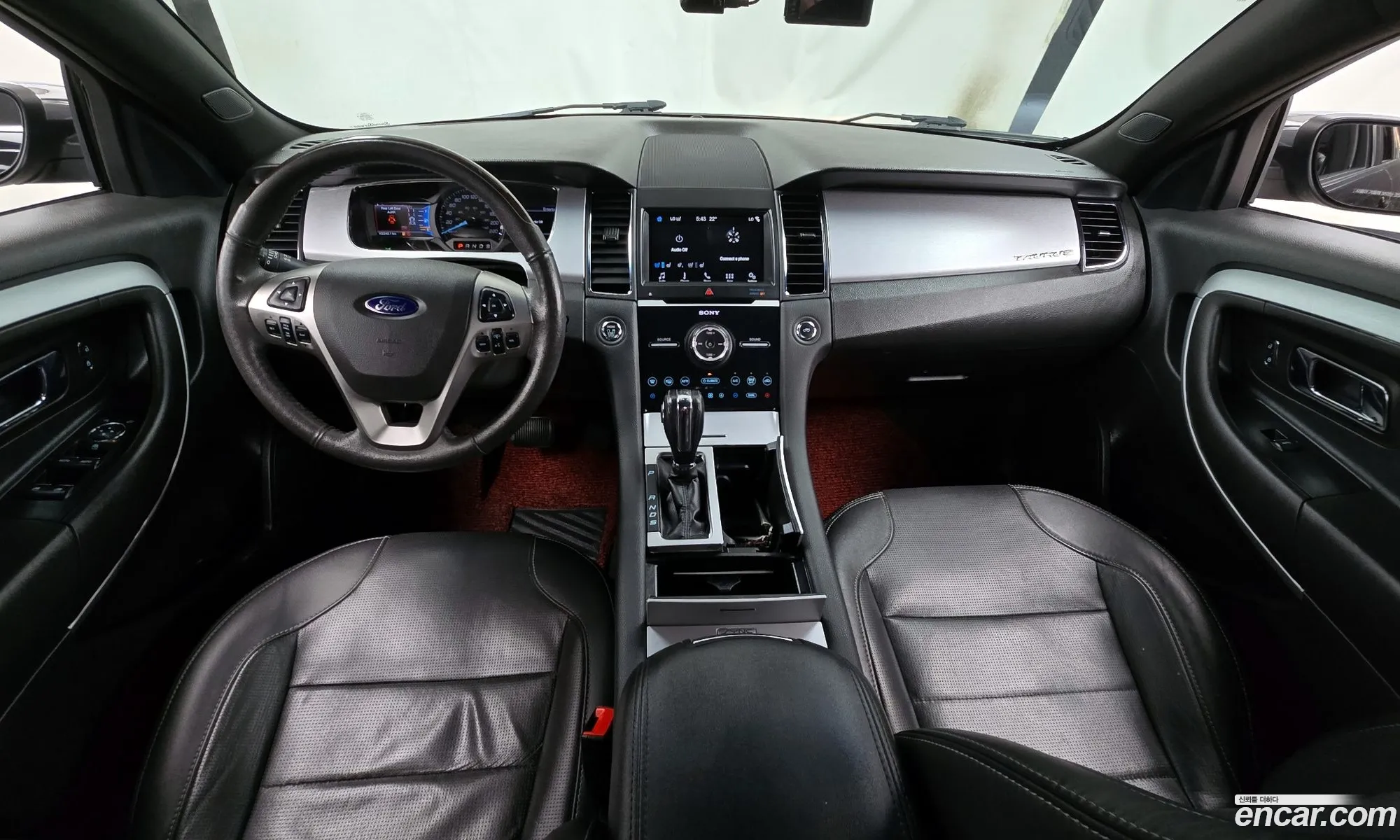 Ford Taurus 2017 1FAHP2F93HG106127 — 24