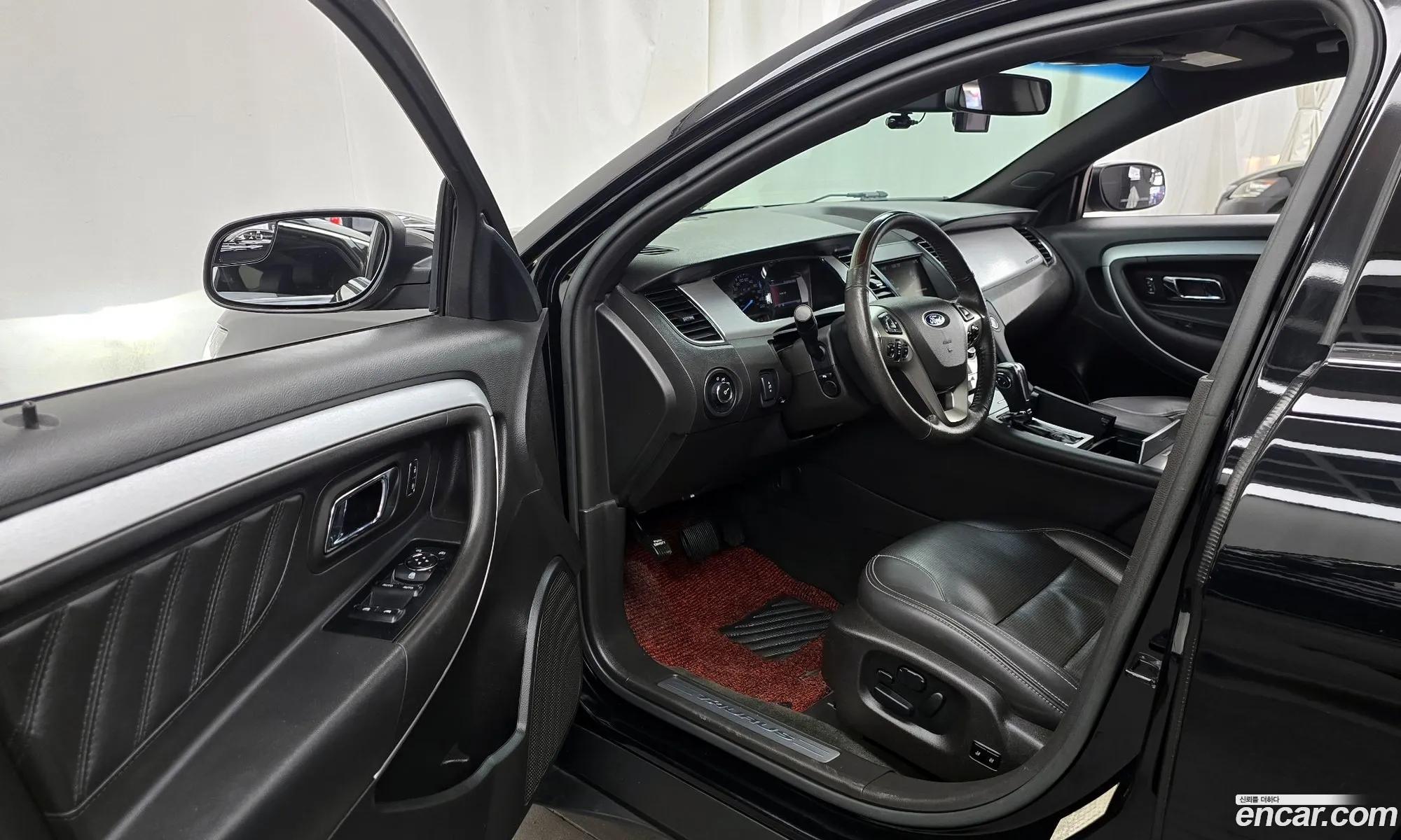 Ford Taurus 2017 1FAHP2F93HG106127 — 18